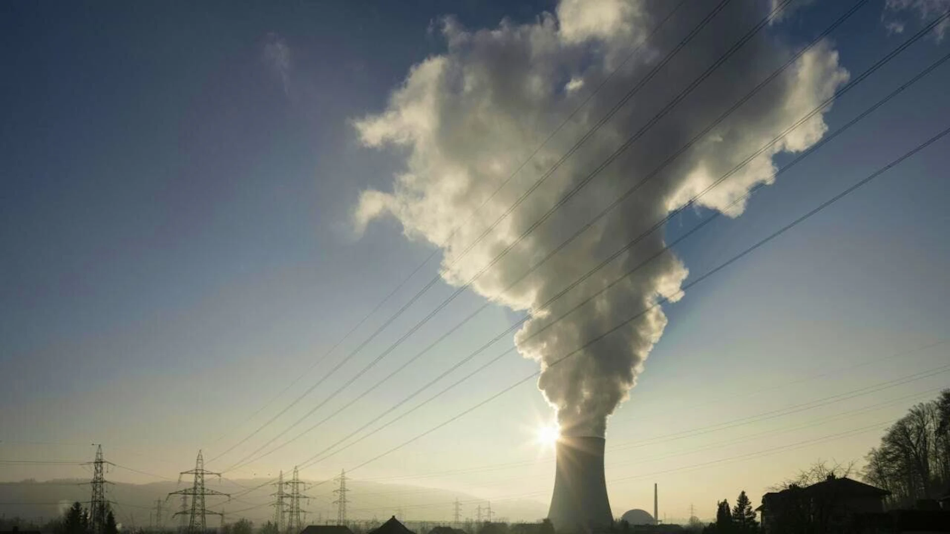 On Sunday evening, police were called to the Gösgen nuclear power plant.