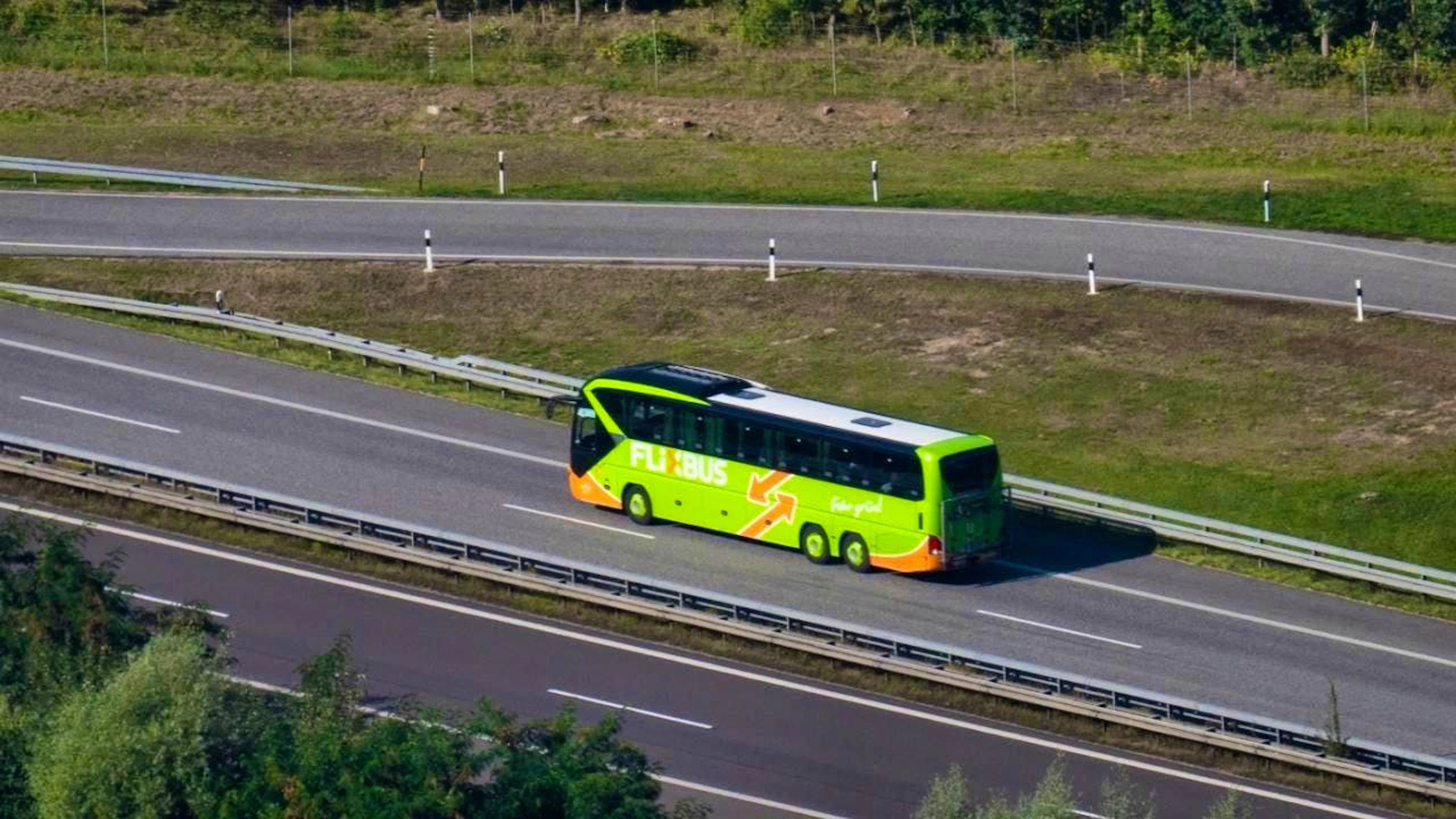 The green Flixbus will soon be operating in Australia. (archive picture)