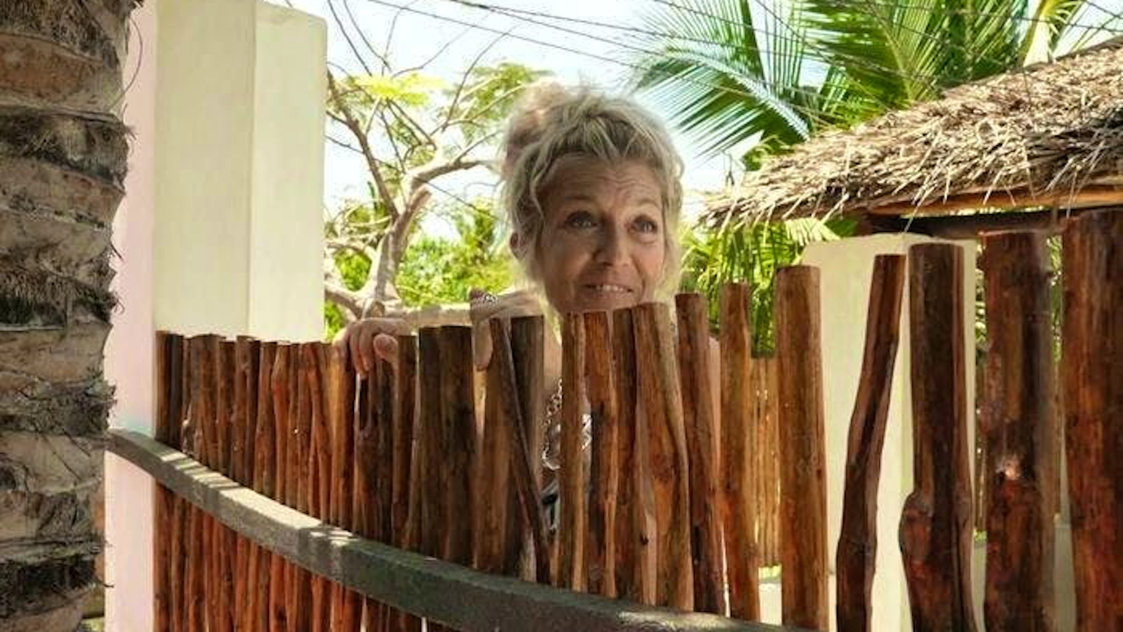Nouvelle villa, nouveau bonheur? Angela espère un rebond.