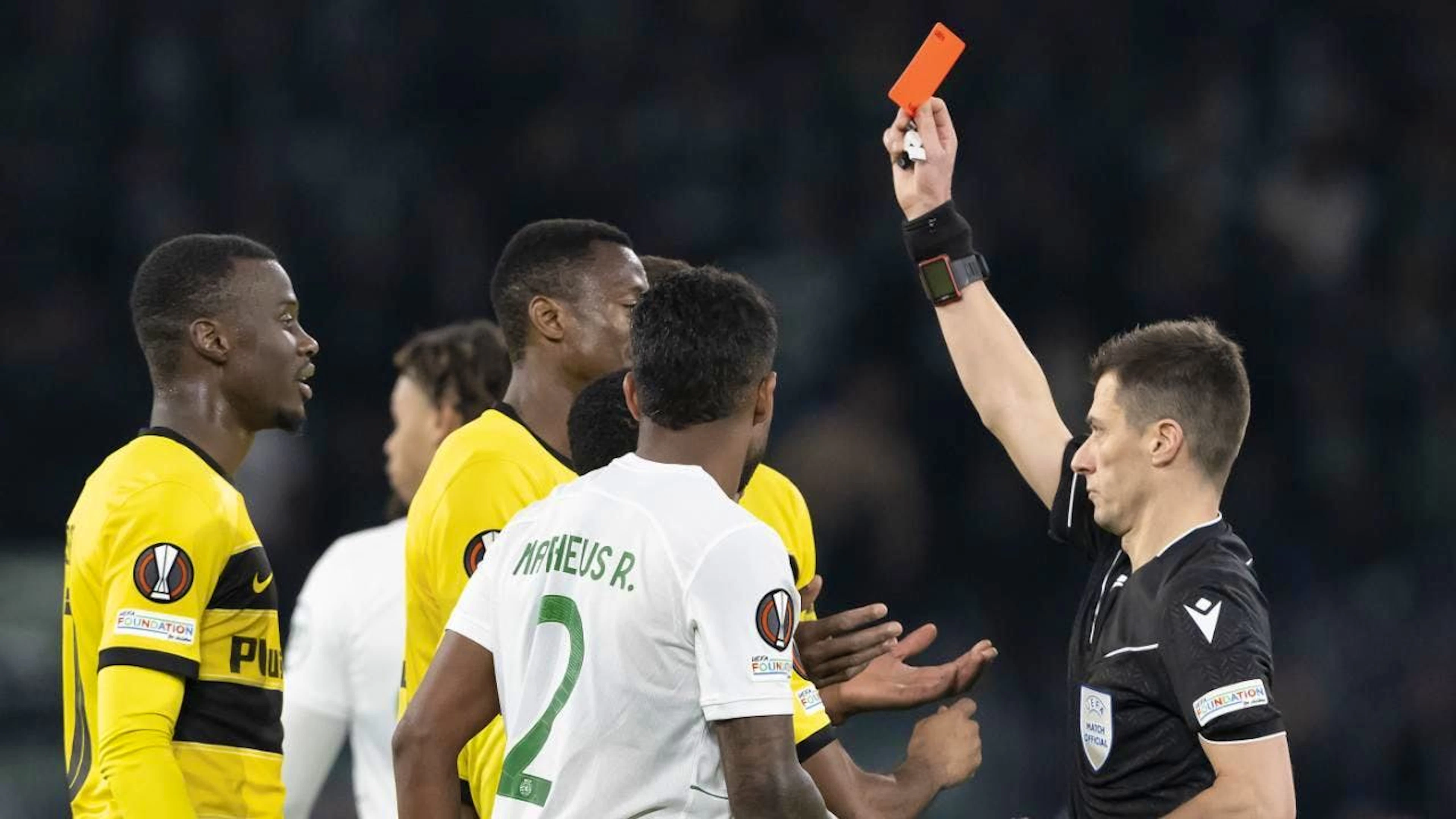 Mohamed Ali Camara sah in seiner letzten Saison bei den Young Boys drei Rote Karten