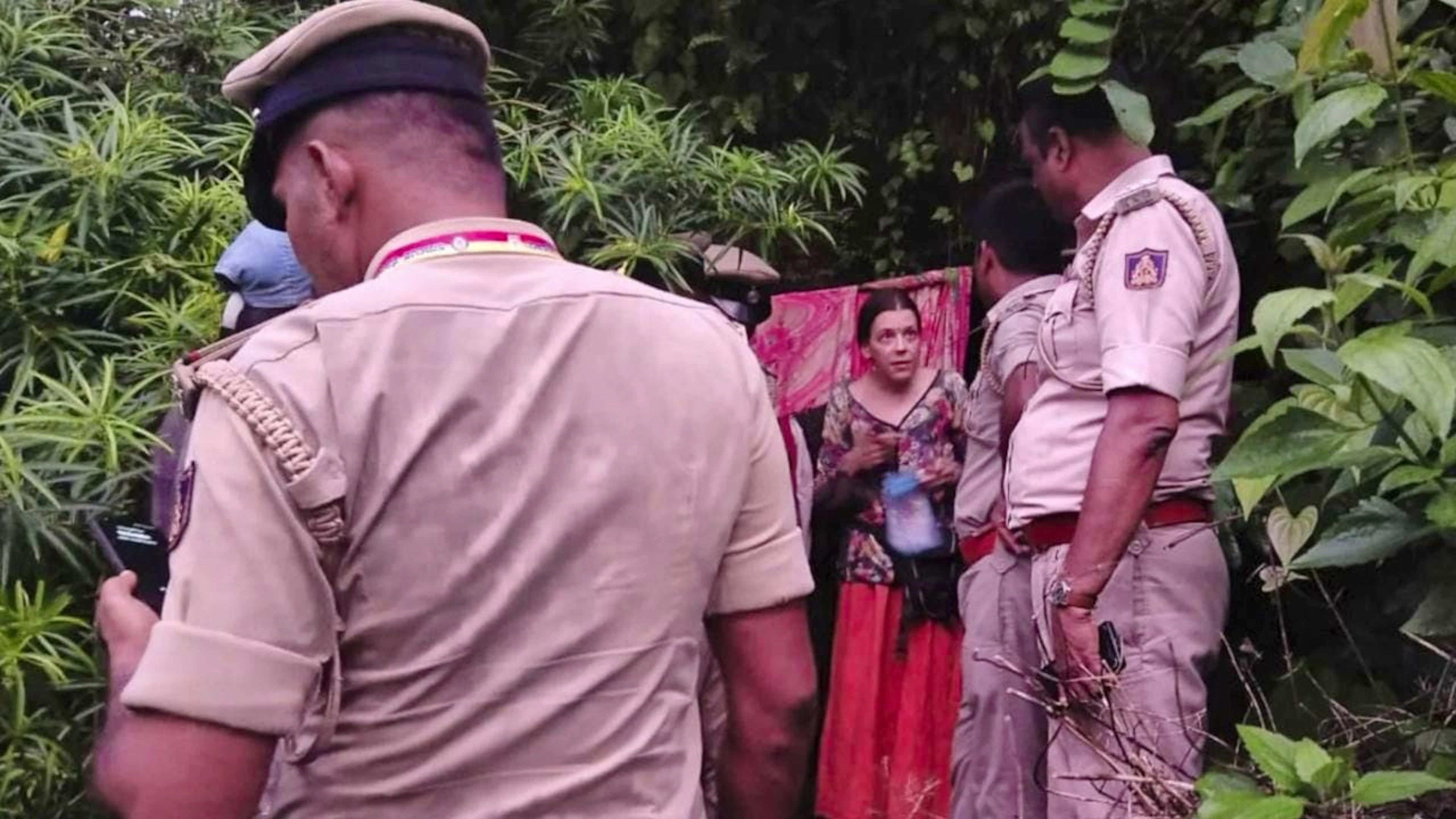 Il momento del salvataggio di Nina Kutina. La sua storia desta enorme curiosità.
