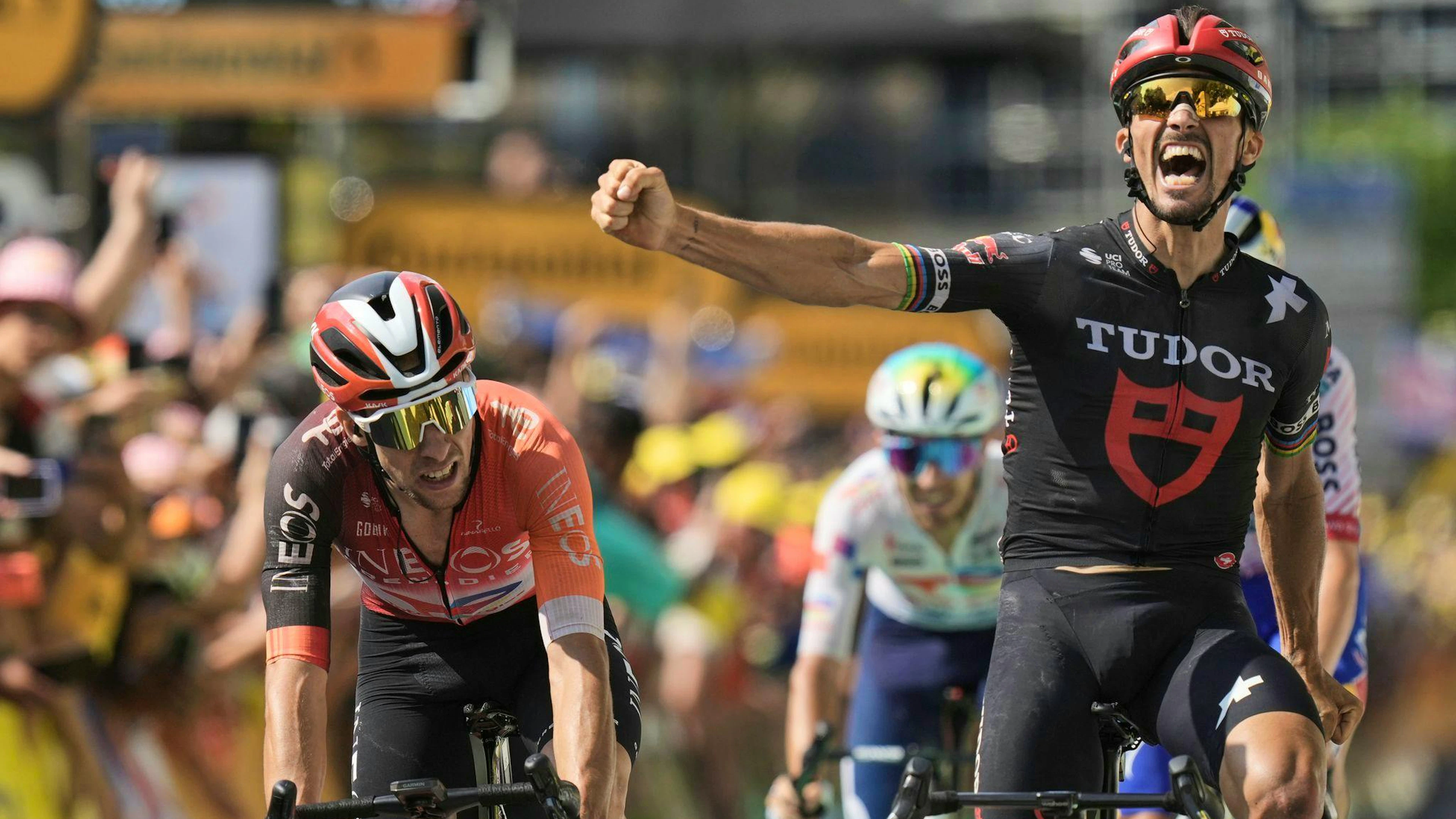 Ex-Weltmeister Julian Alaphilippe jubelt zu früh.