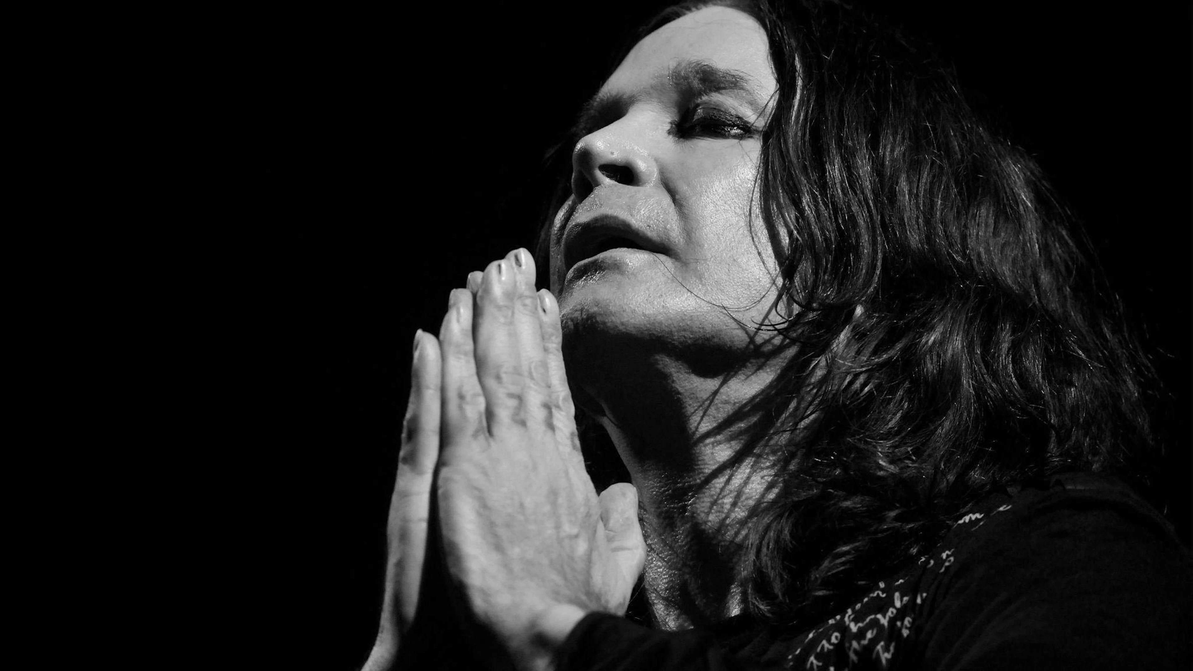 Erst vor wenigen Wochen stand er mit Black Sabbath ein letztes Mal auf der Bühne. Nun ist Ozzy Osbourne gestorben. (Foto von 2010)