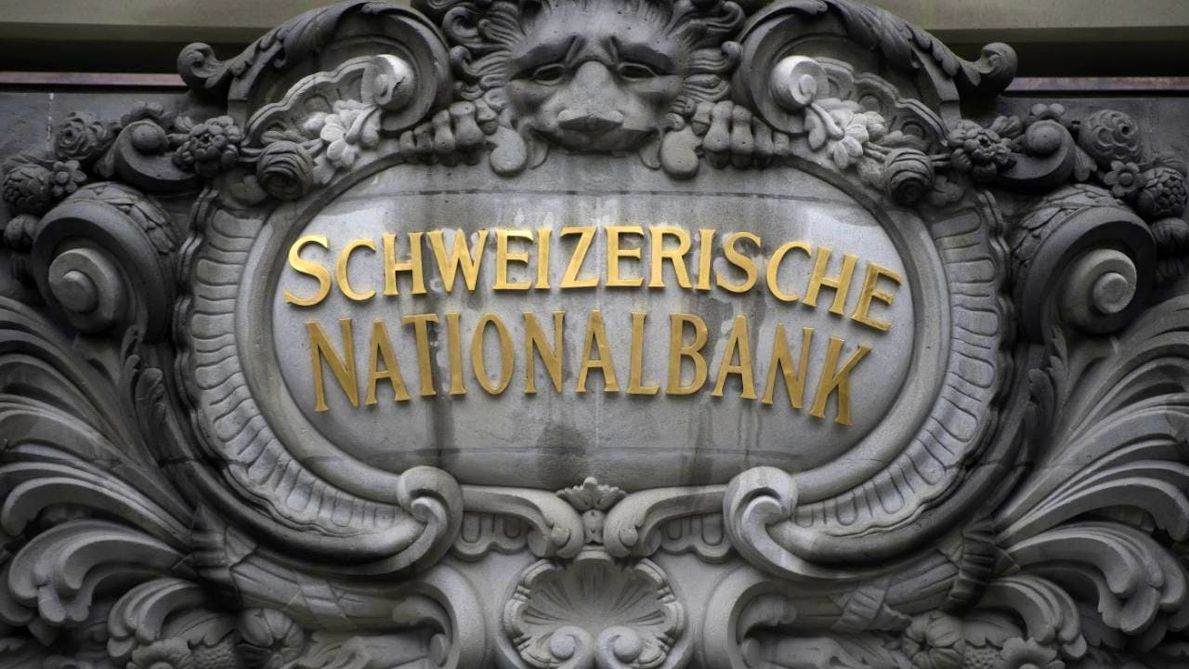 La debolezza del dollaro ha pesato sui conti della Banca nazionale.