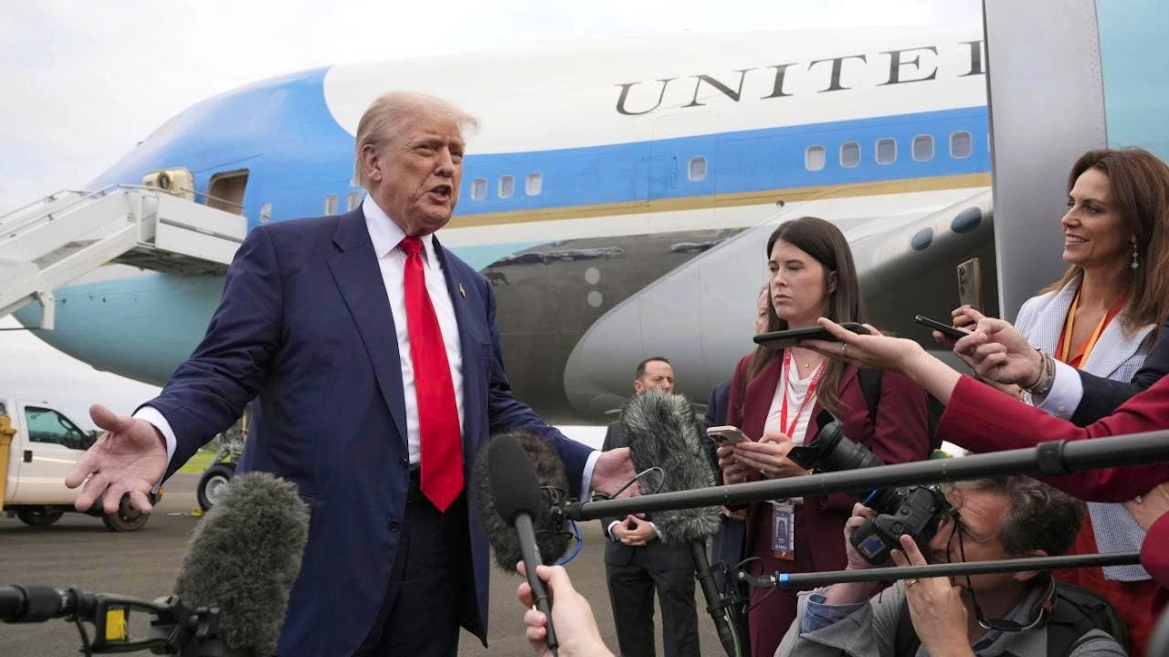 Donald Trump est arrivé vendredi en soirée à l'aéroport de Prestwick, au sud-ouest de Glasgow, pour un week-end prolongé en Ecosse.