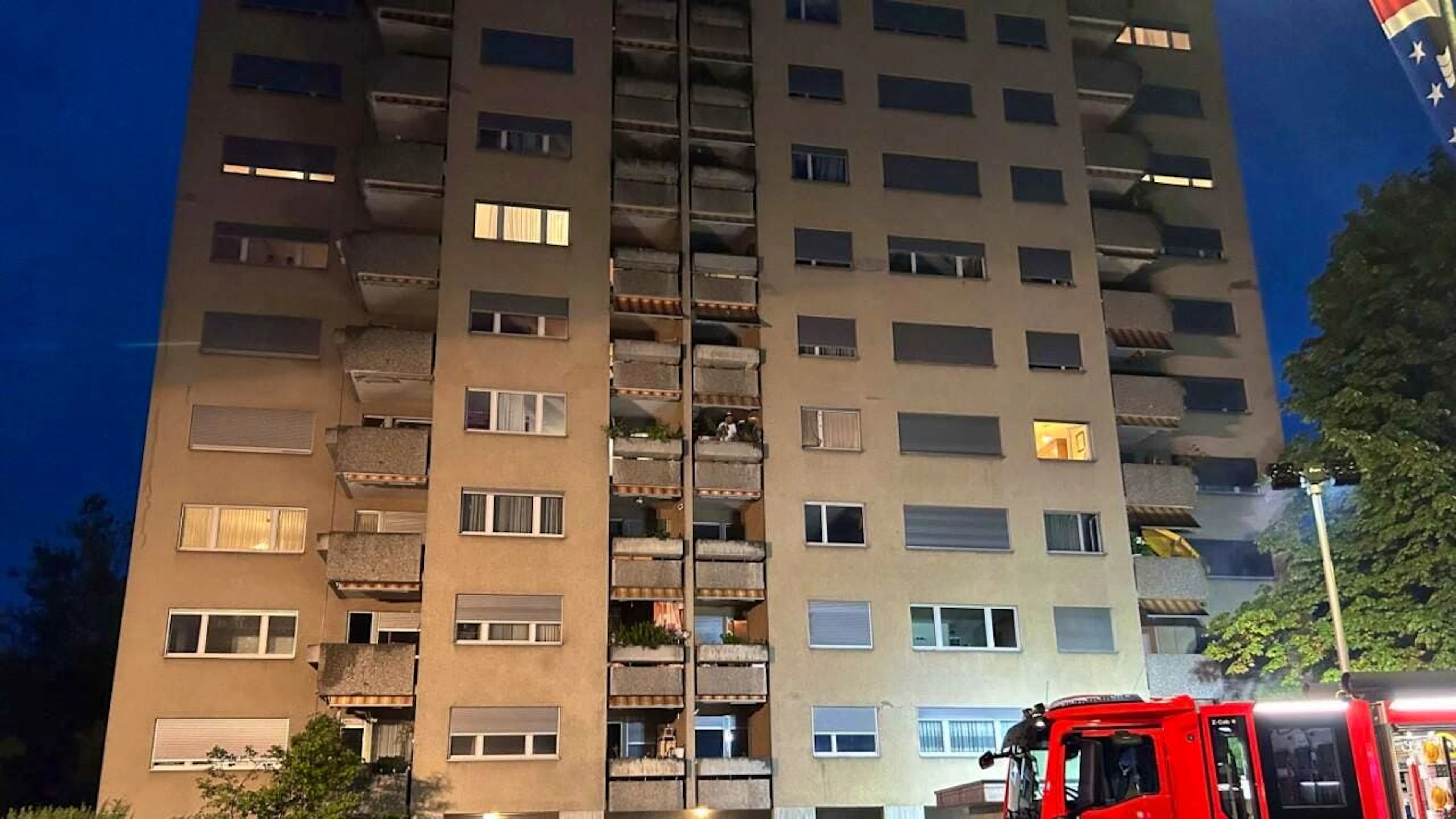 La palazzina a Spreitenbach (AG) nel cui locale per hobby è divampato l'incendio