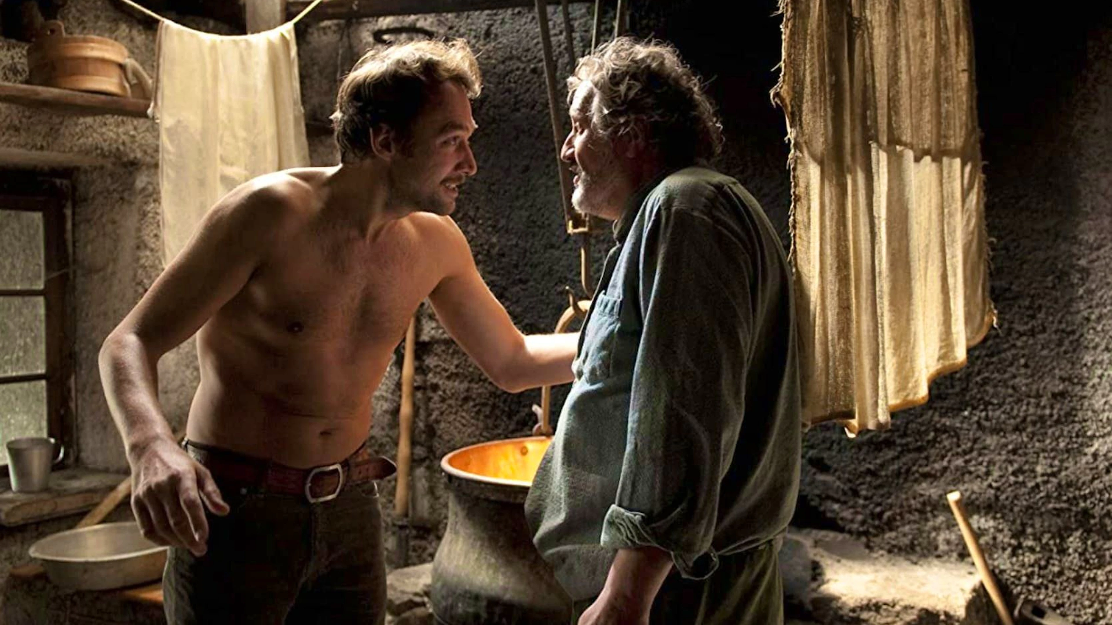 Poiché Leal parla tedesco, francese, spagnolo e inglese, è già apparso in molte produzioni. Qui nel film horror svizzero «Sennentuntschi» (2010). Questo lo rende interessante anche per i registi spagnoli e per Hollywood, ovviamente.