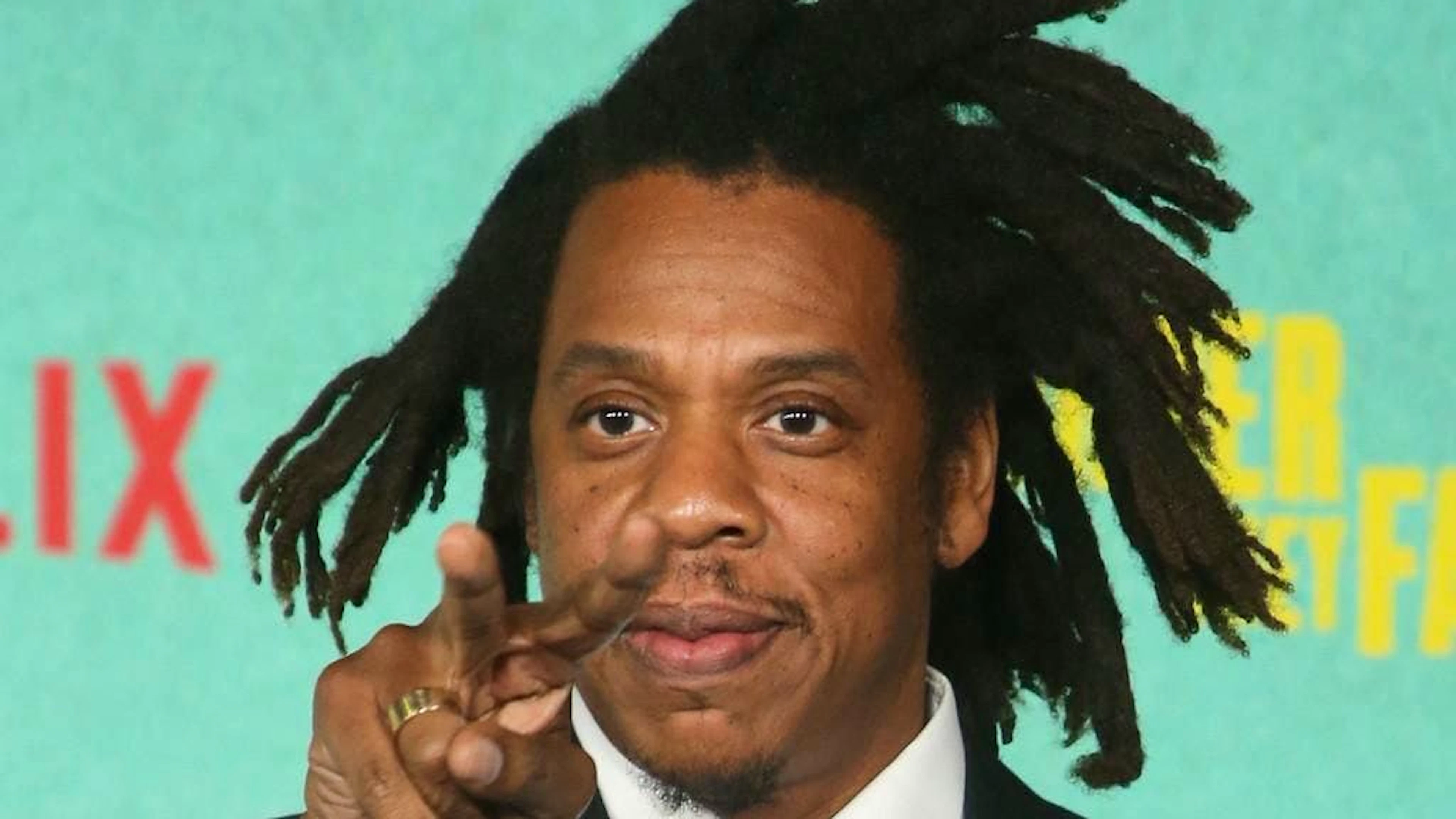 Un homme prétendant être le fils de Jay-Z a abandonné ses poursuites fédérales contre le magnat de la musique.