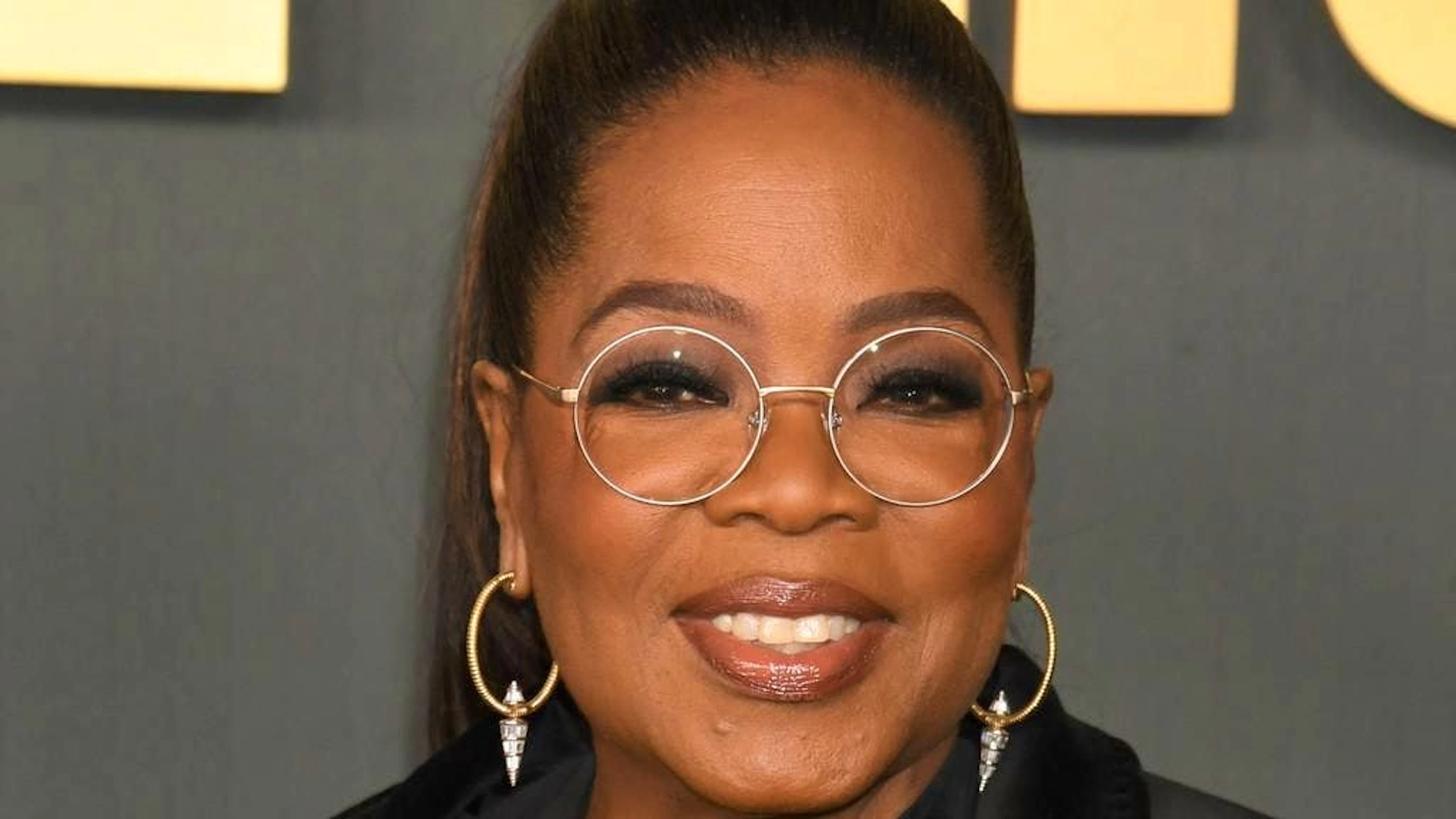 Un porte-parole d'Oprah Winfrey a démenti que la star de télévision avait refusé d'ouvrir sa route privée dans la zone de Maui, à Hawaï, alors que les gens tentaient d'évacuer à la suite d'une alerte au tsunami.
