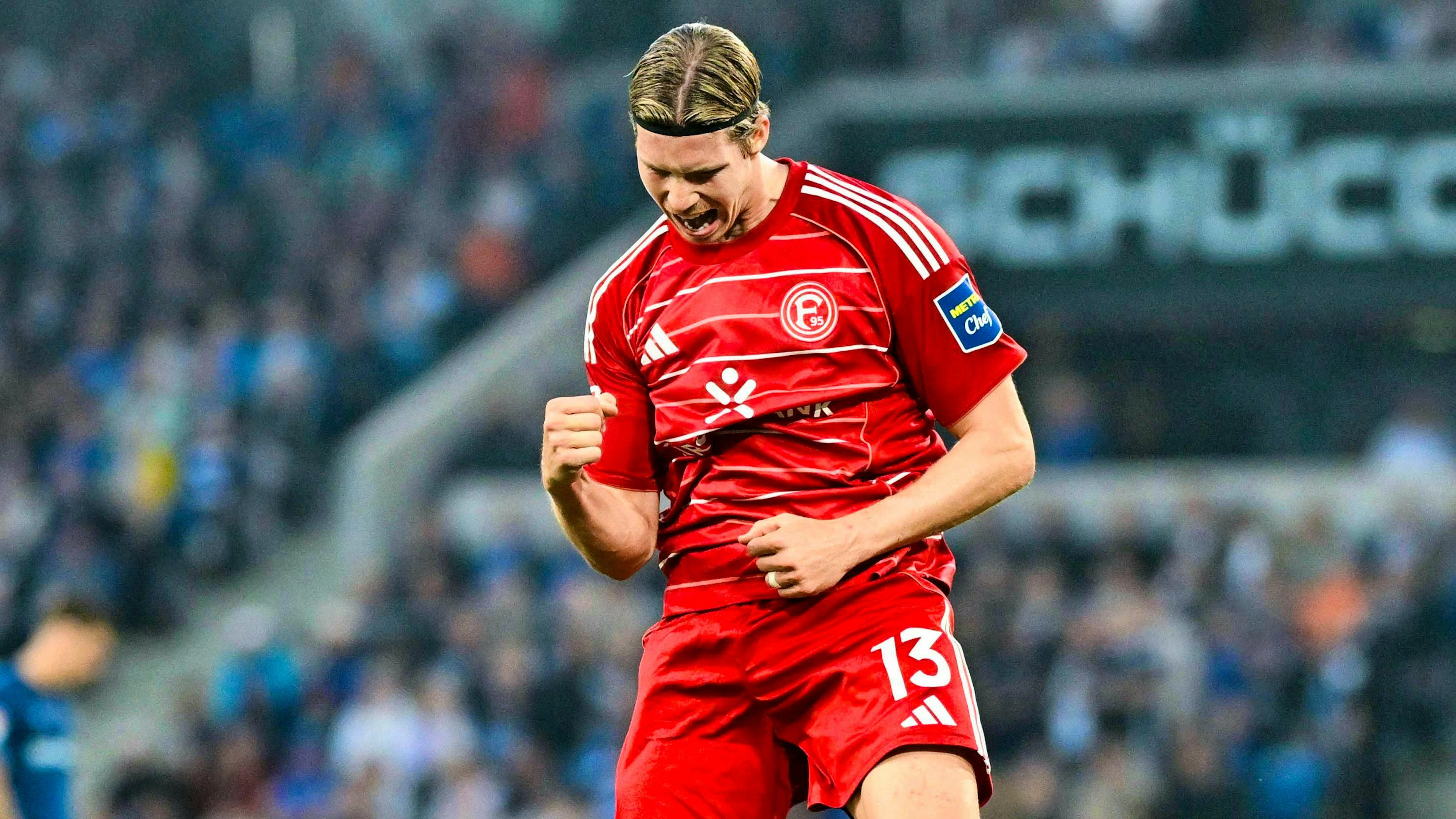 New shirt, first goal, but a bad loss: Cedric Itten suffered a 1:5 defeat with Fortuna Düsseldorf after his transfer from Bern.