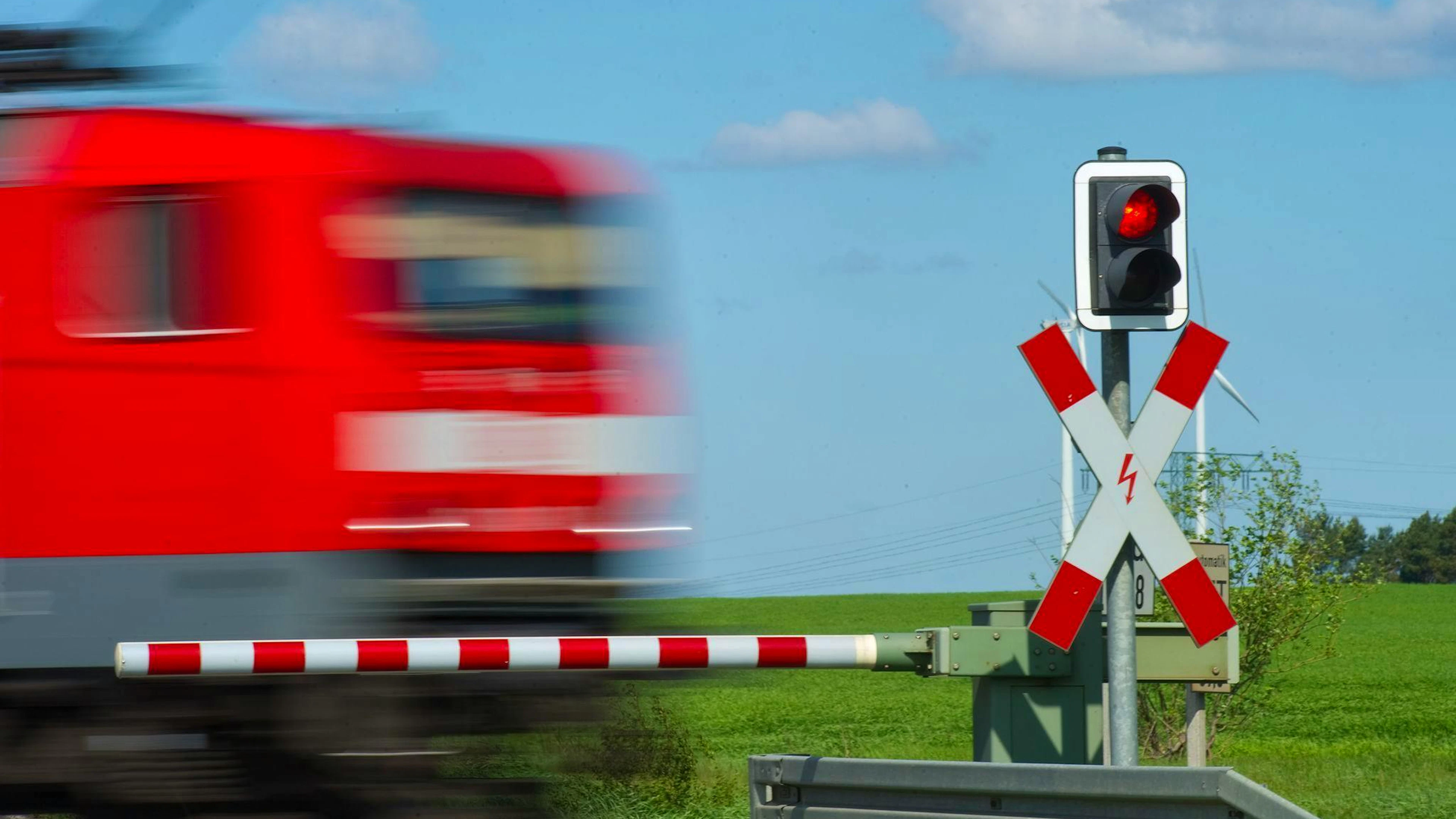 Der Unfall geschah bei einem Bahnübergang in Sipplingen (D). (Symbolbild)