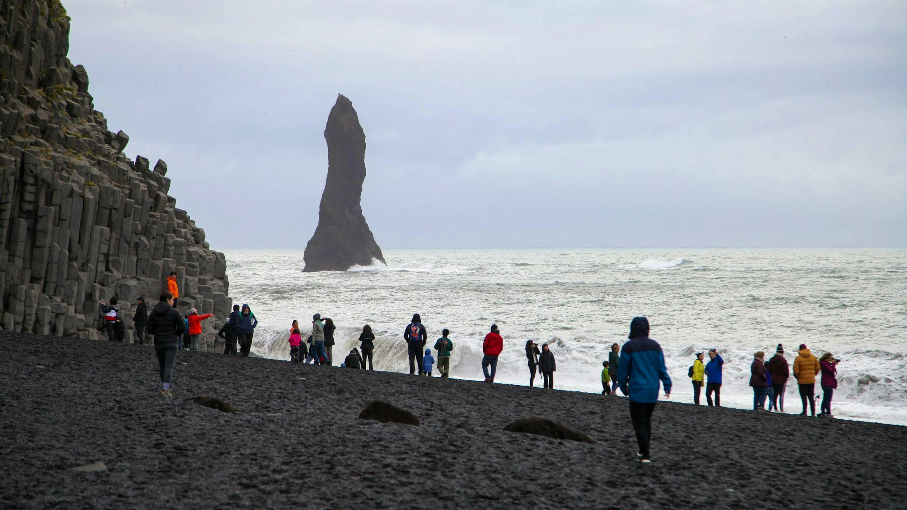 Am Strand Reynisfjara kam es am Wochenende zu einem tragischen Unglück. (Archivbild)