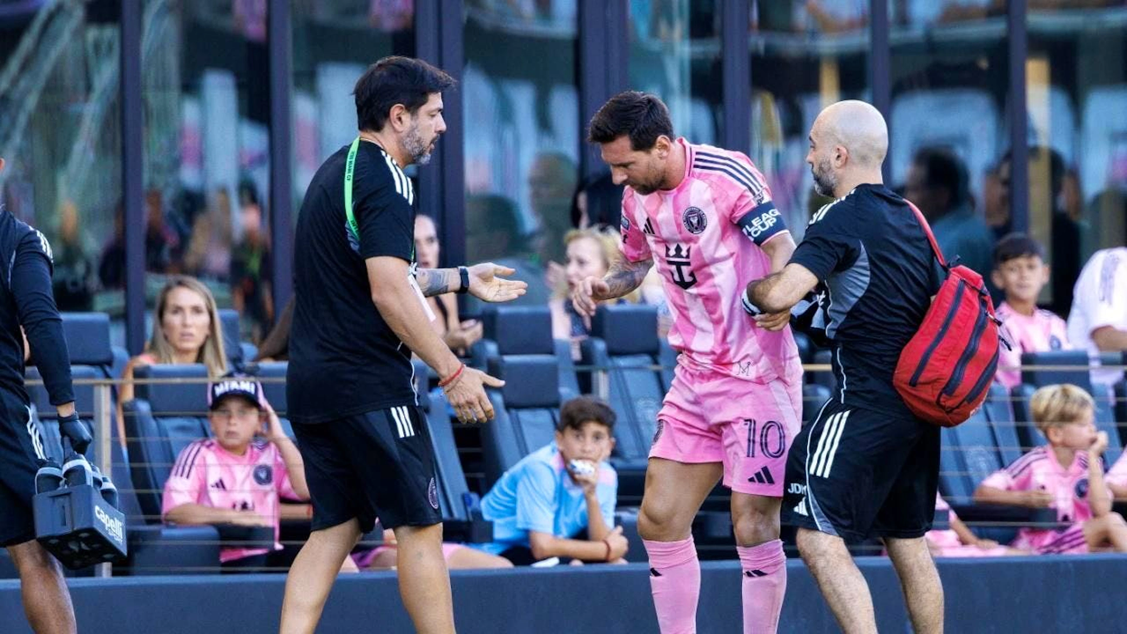 Verletzte sich am Samstag im League Cup am rechten Bein: Lionel Messi.