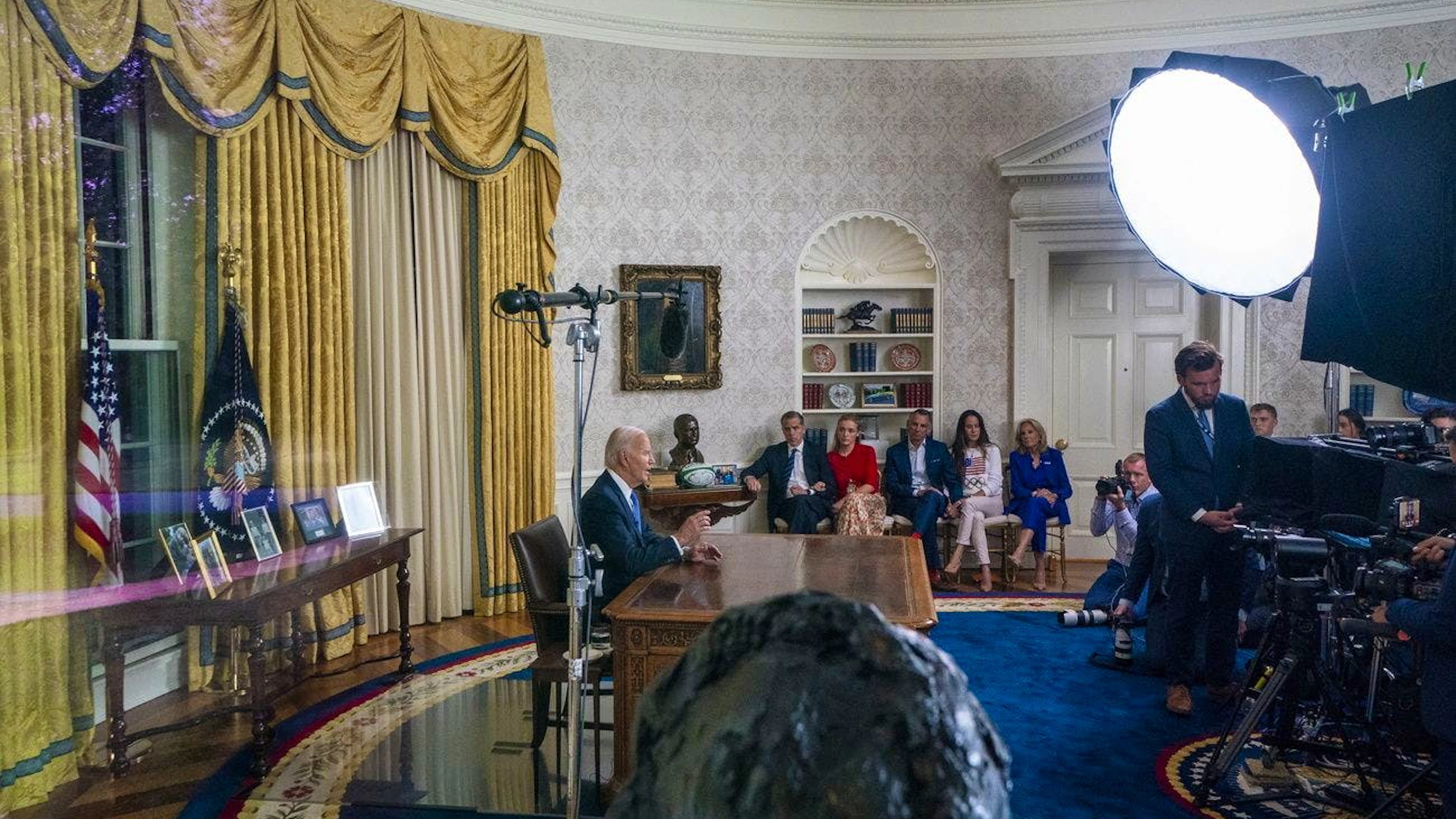Ein Seitenblick auf den präsidialen Schreibtisch unter Biden...
