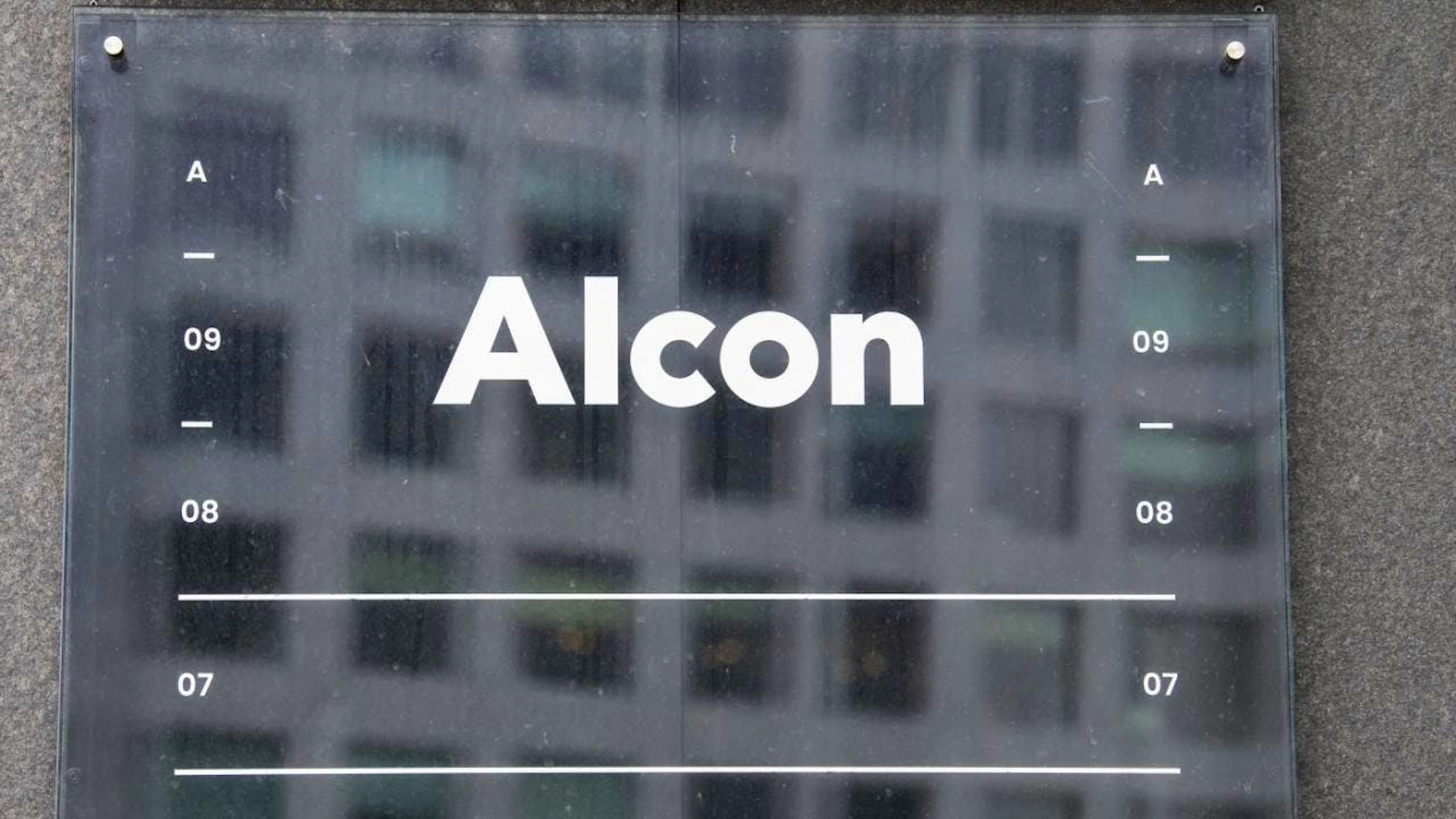 Der Genfer Augenheilkonzern Alcon kauft einen Spezialisten für implantierbare Linsen. (Archivbild)