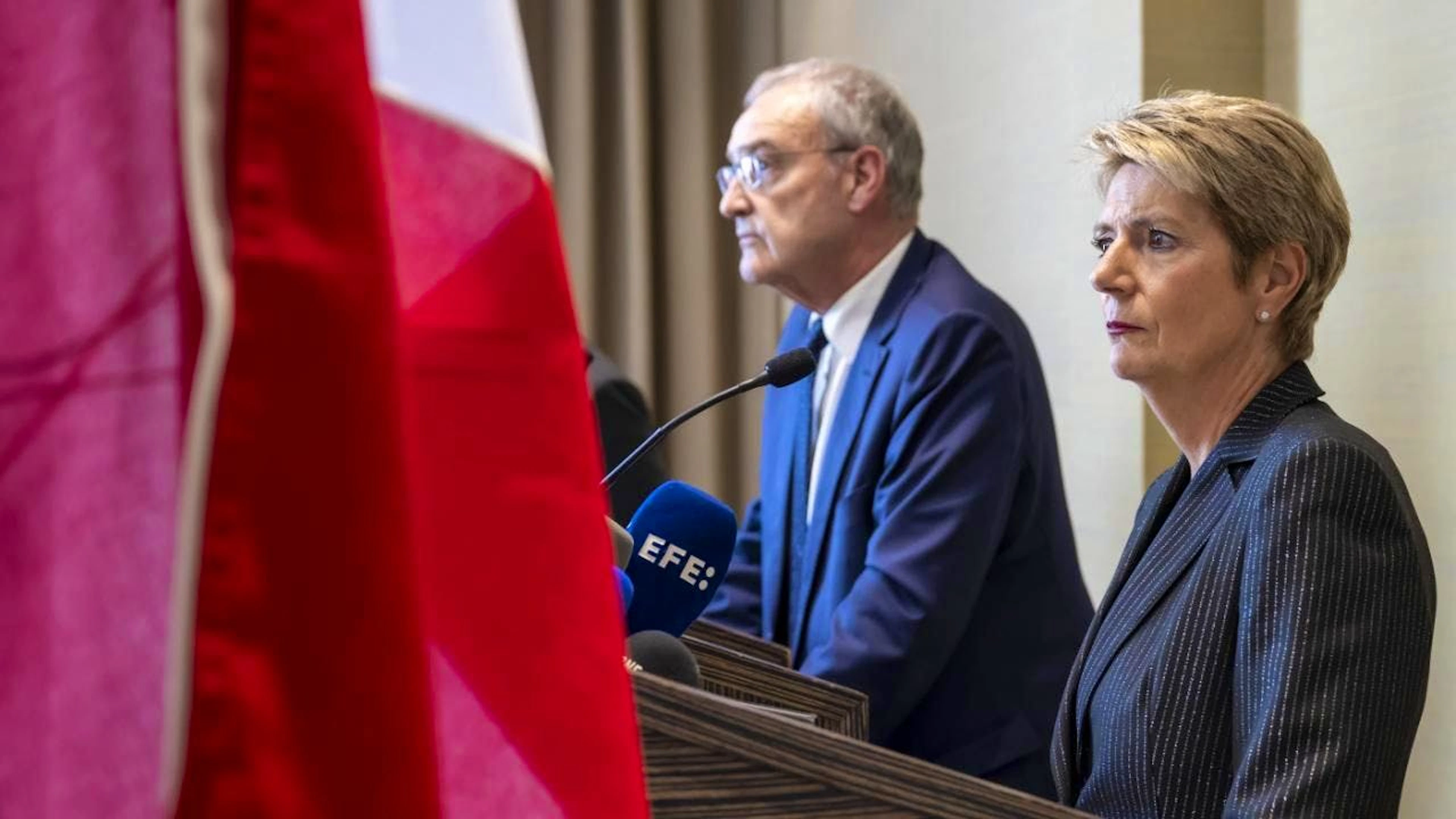 La delegazione elvetica si trova a Washington con l'obiettivo di ottenere un accordo più favorevole per la Confederazione per quanto concerne i dazi doganali del 39% imposti dal presidente degli Stati Uniti Donald Trump su vari prodotti importati dalla Svizzera.