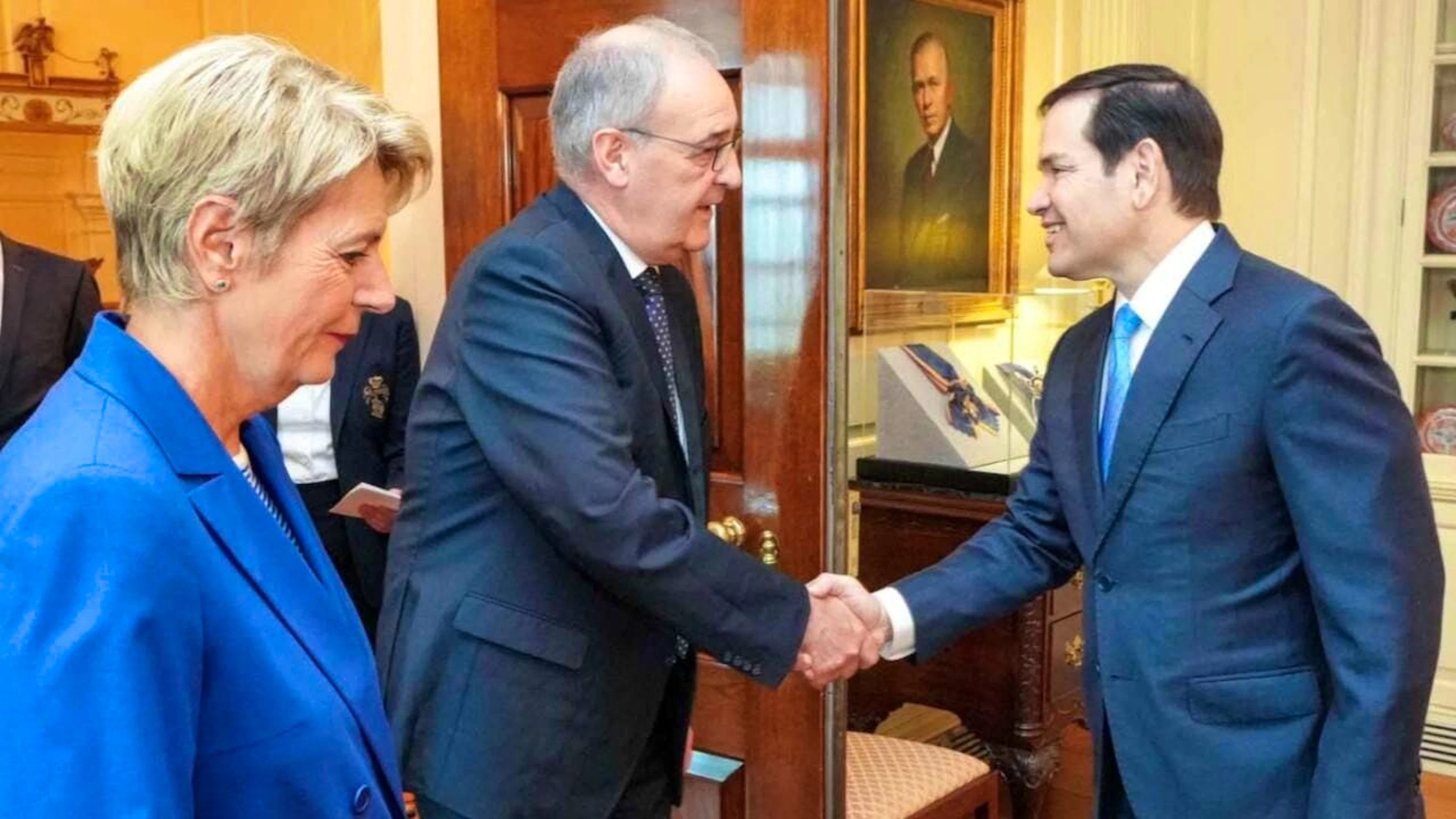 Schafft ein US-Berufungsgericht, was Bundespräsidentin Keller-Sutter und Wirtchaftsminister Parmelin nicht gelang? Noch sind die horrenden Zölle gegen Importe aus der Schweiz in Kraft.