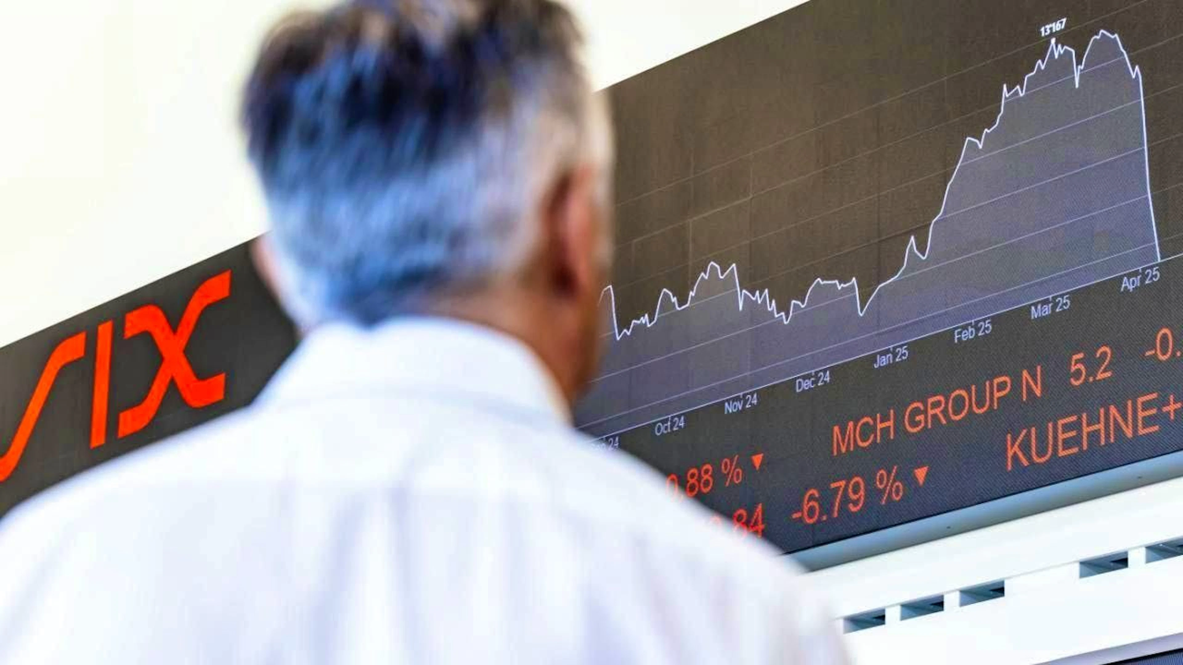 According to experts, there are good reasons why there is no panic on the Swiss stock exchange. For example, pharmaceutical exports have so far been exempt from the tariffs. (symbolic image)