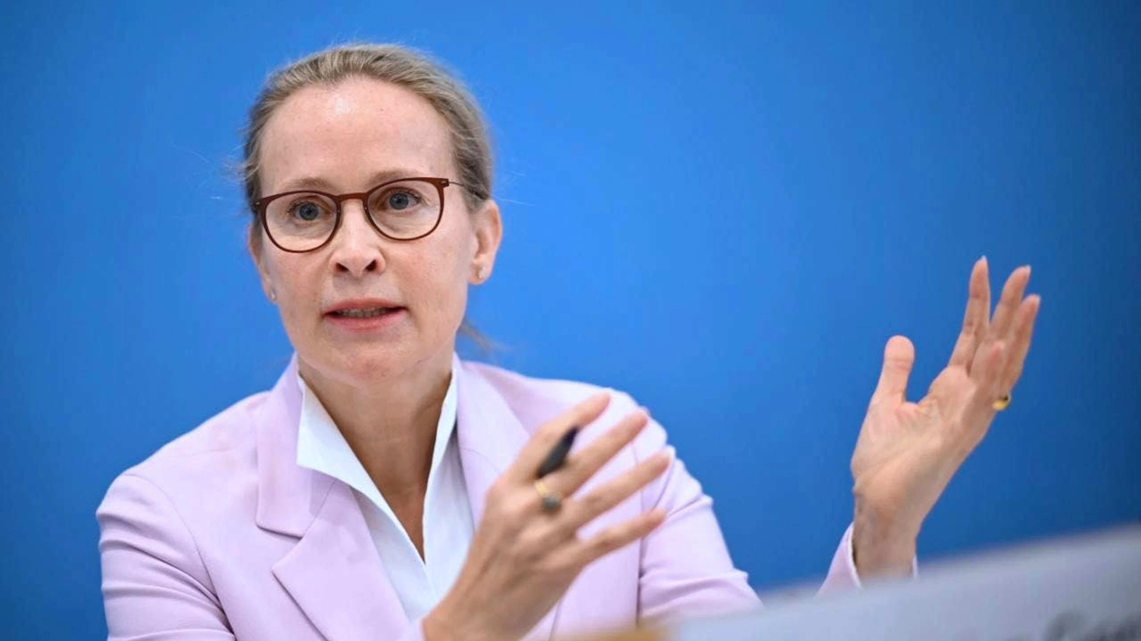 ARCHIV - Frauke Brosius-Gersdorf, Juristin, stellt den Abschlussbericht der Kommission zur reproduktiven Selbstbestimmung und Fortpflanzungsmedizin vor. Foto: Britta Pedersen/dpa