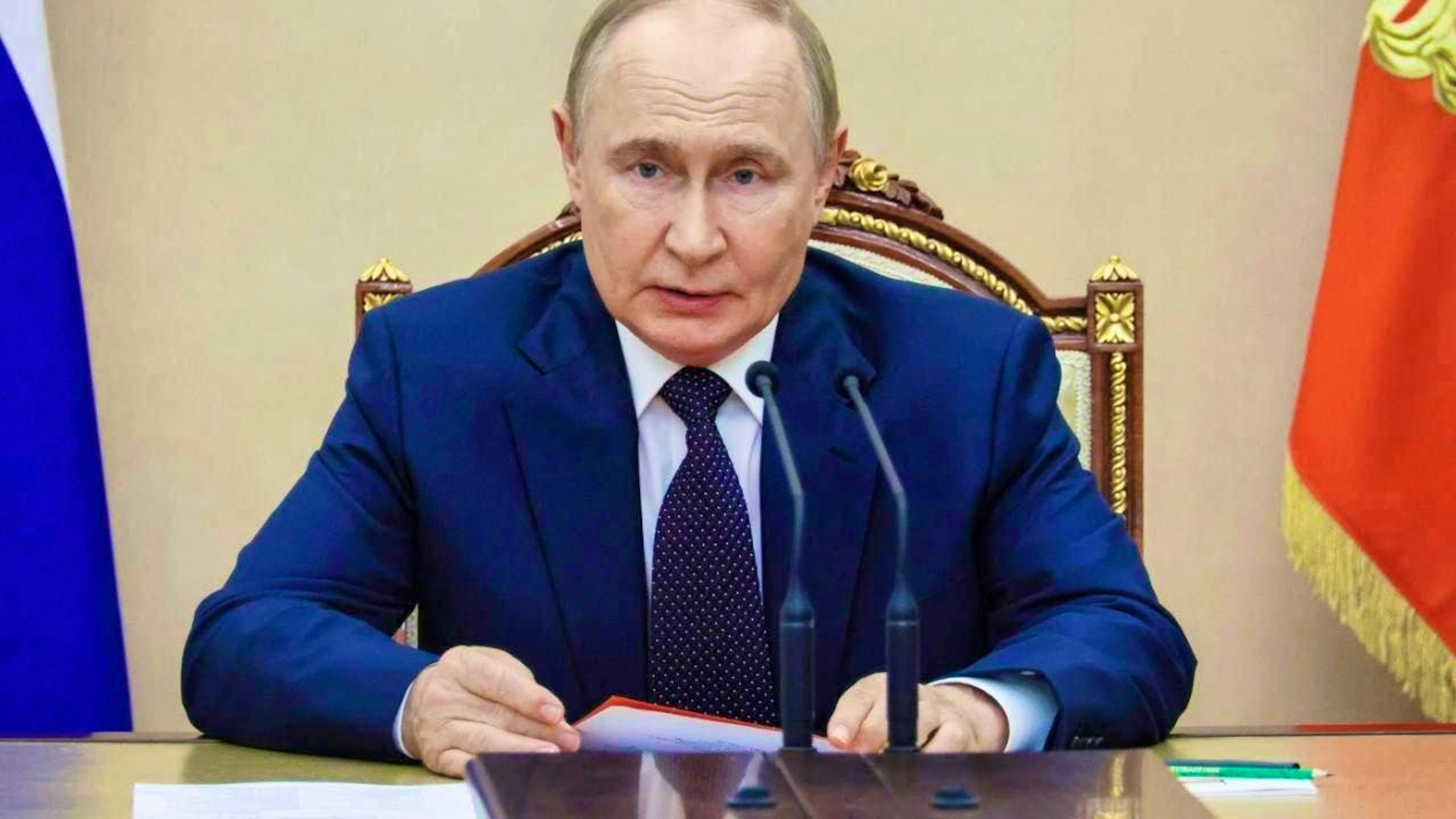Russian President Vladimir Putin (M) chairs the Security Council meeting in the Kremlin. Photo: Sergei Ilyin/Pool Sputnik Kremlin via AP/dpa