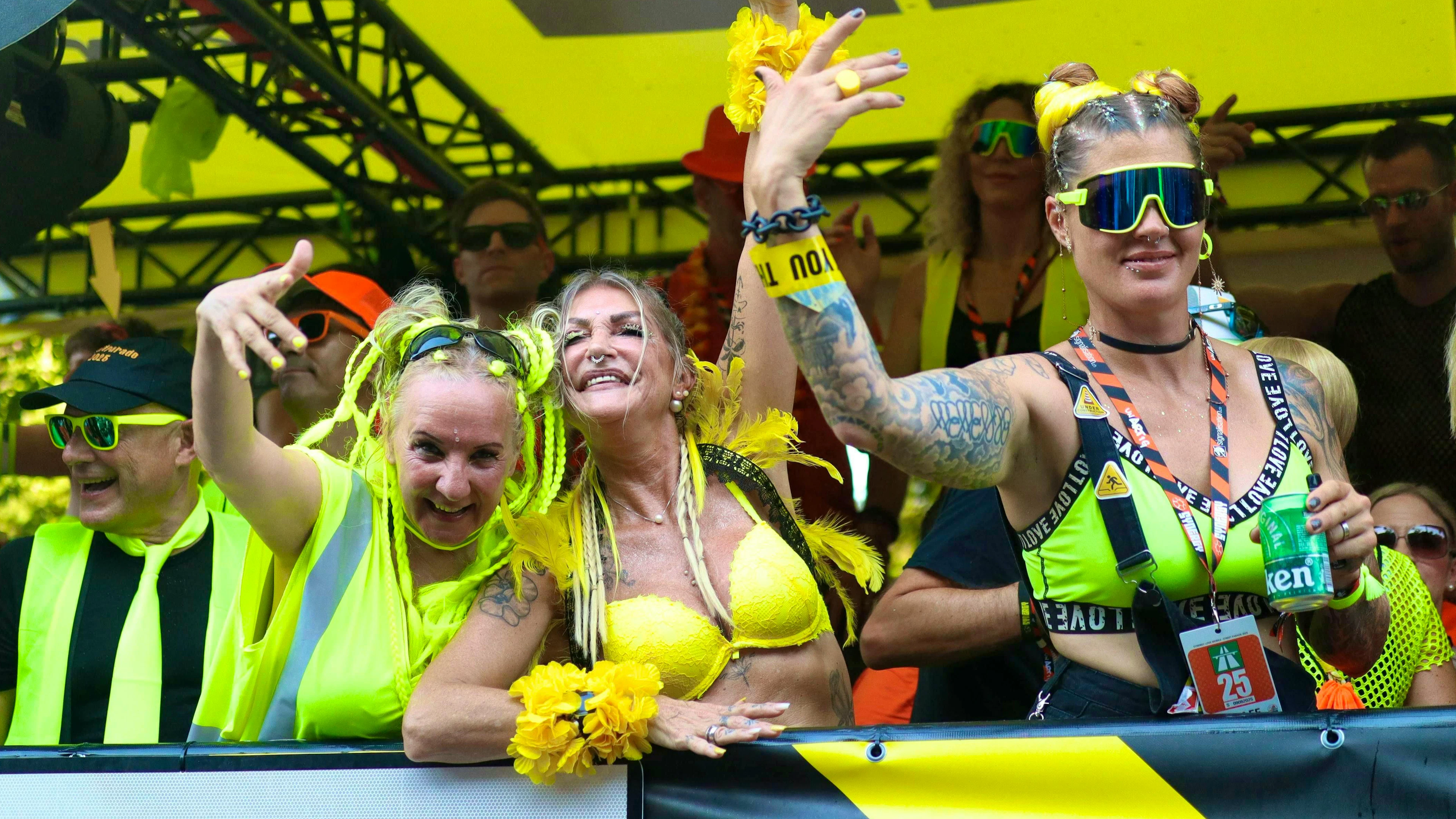 Neon knallt – so wirst du zum Hingucker an der Street Parade