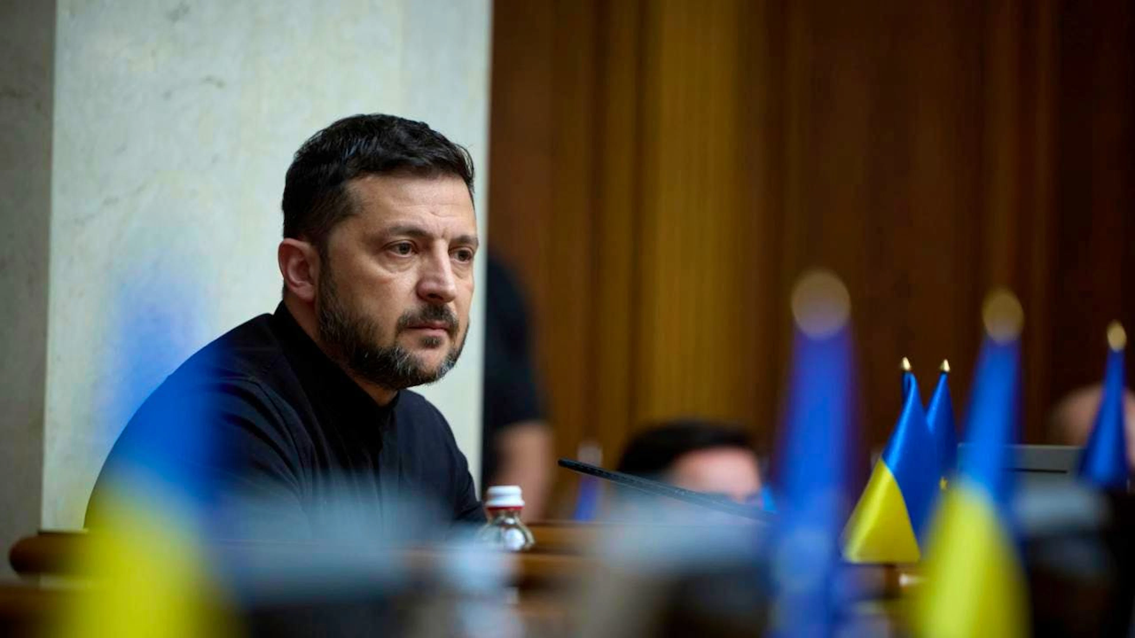ARCHIV - Der ukrainische Präsident Wolodymyr Selenskyj nimmt an der Parlamentssitzung teil. Foto: Vadym Sarakhan/AP/dpa