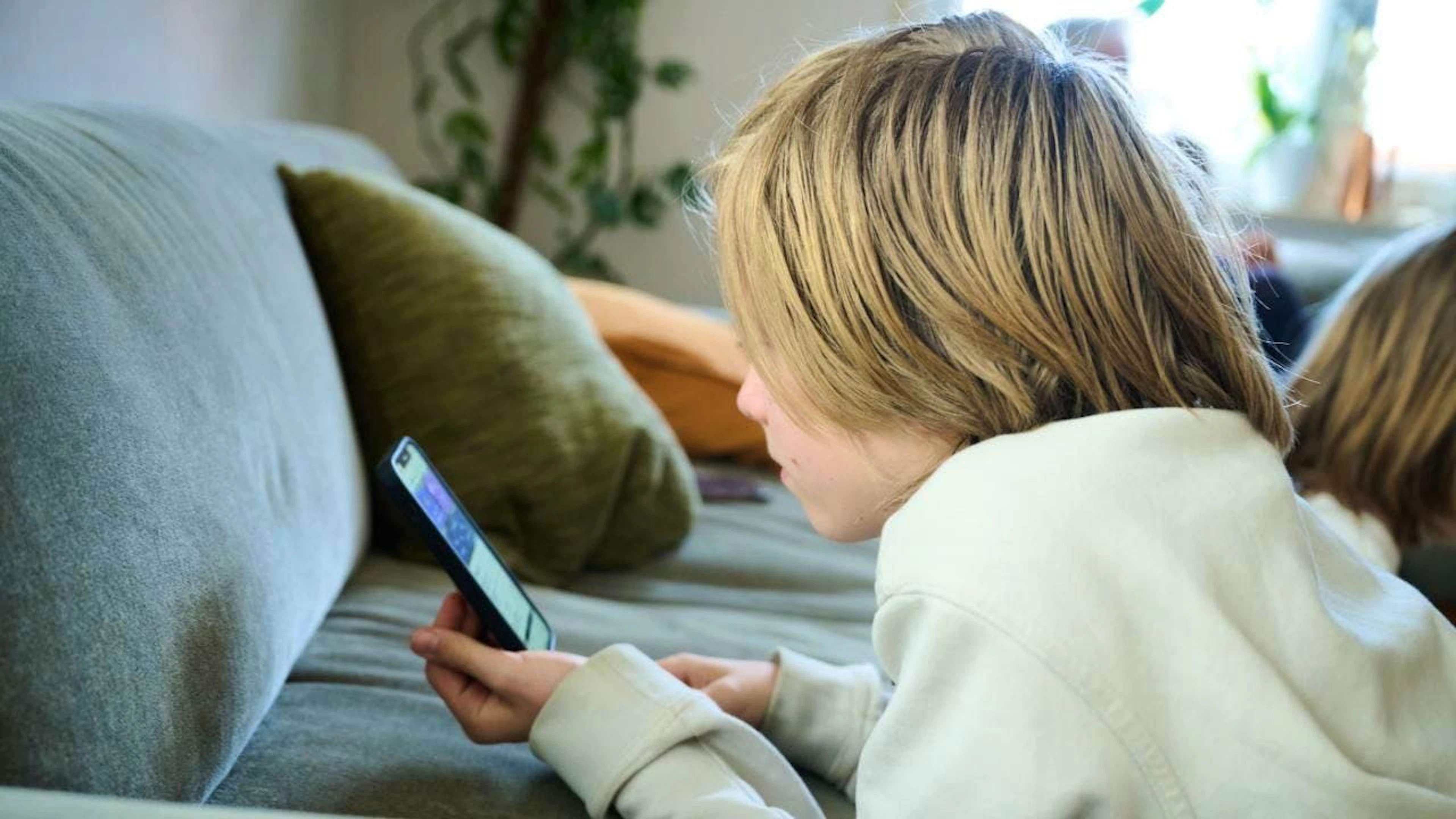 Bei über der Hälfte der Familien in der Schweiz ist die Internetnutzung der Kinder ein Zankapfel. (Symbolbild)