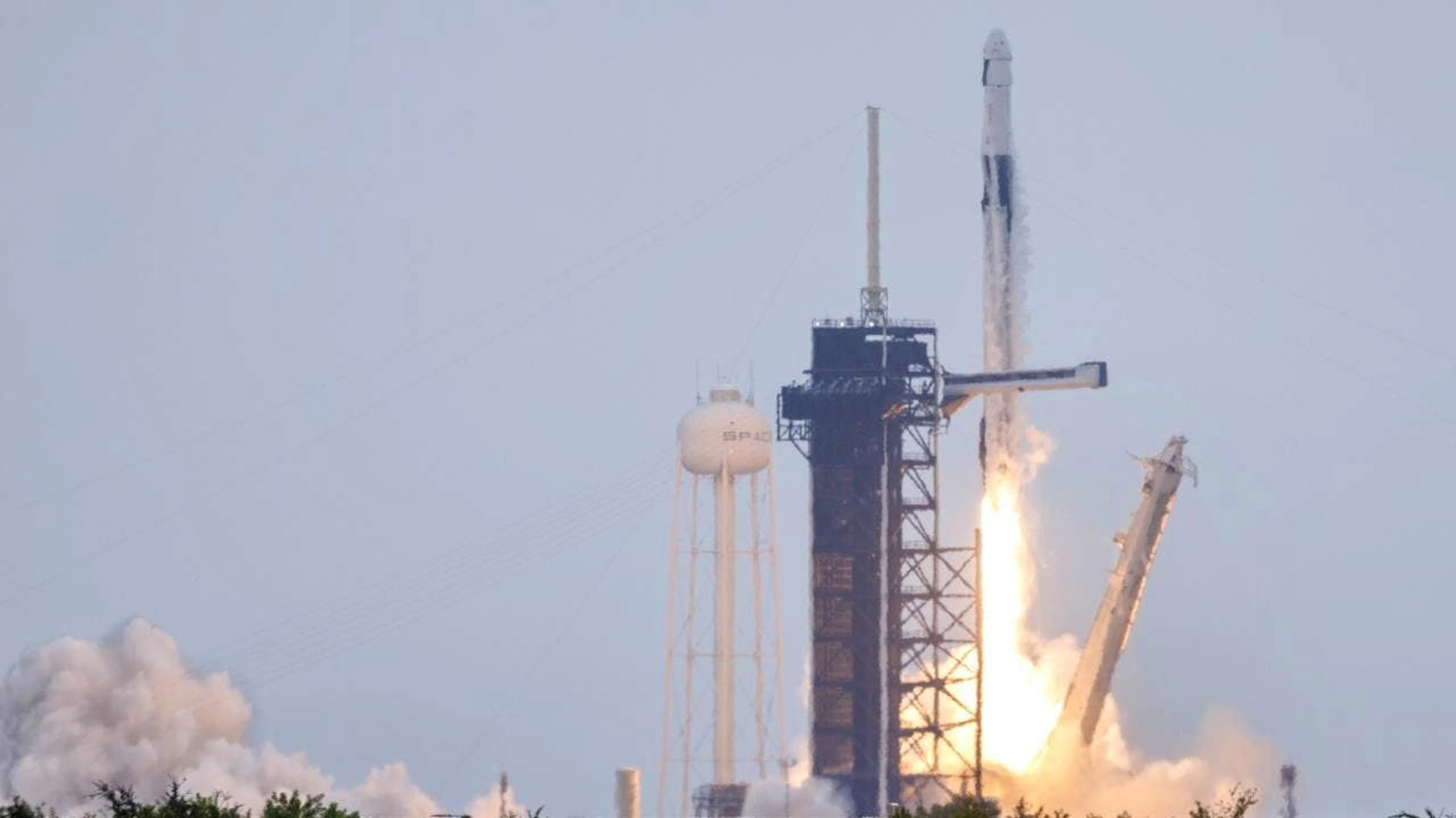 Bestimmte Umweltauflagen beim Start von Raketen sollen künftig wegfallen. (Archivbild)