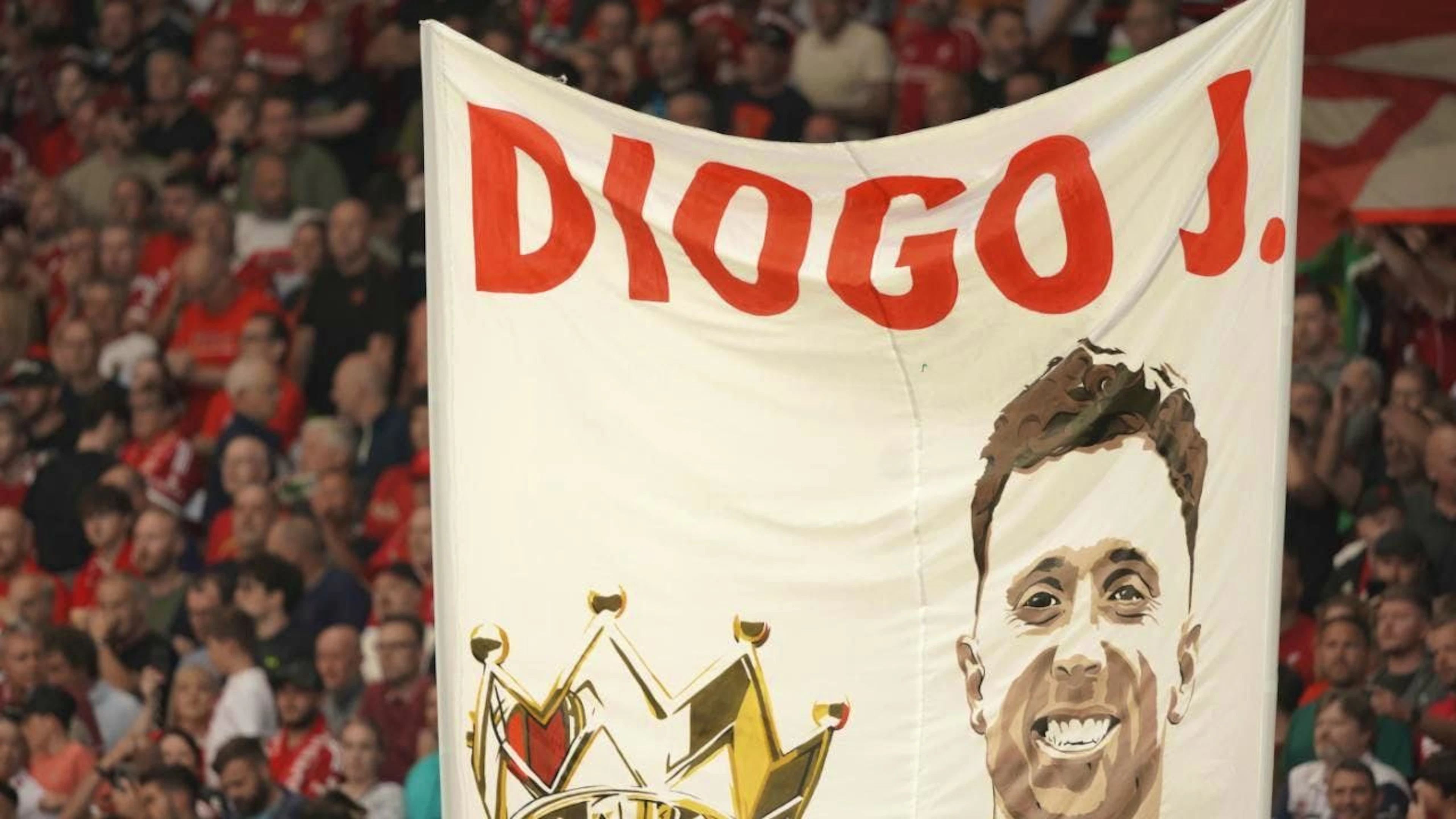Die Liverpool-Fans gedenken dem verstorbenen Diogo Jota