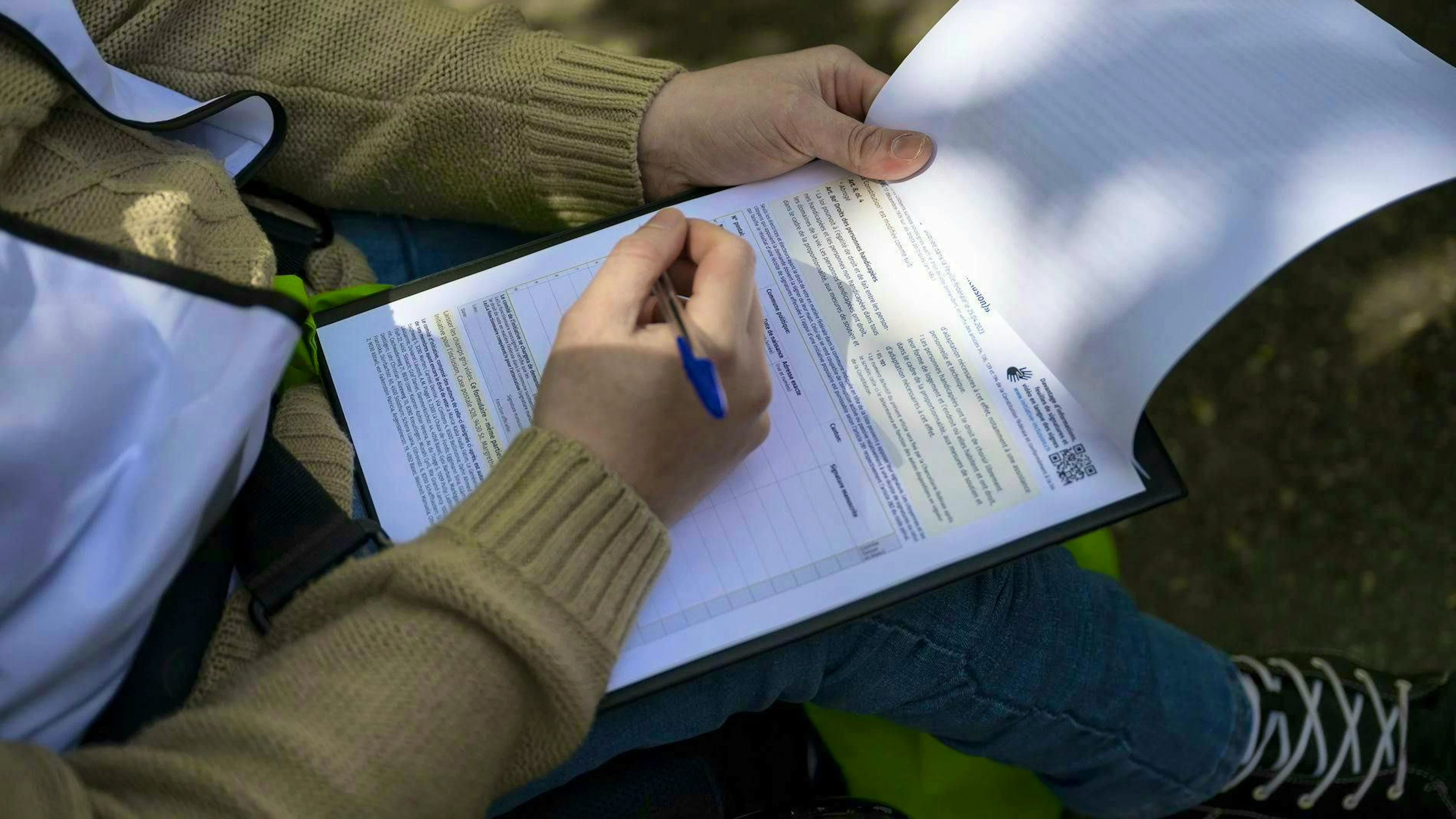 According to media reports, professional signature collectors have forged signatures for popular initiatives and referendums (symbolic image).