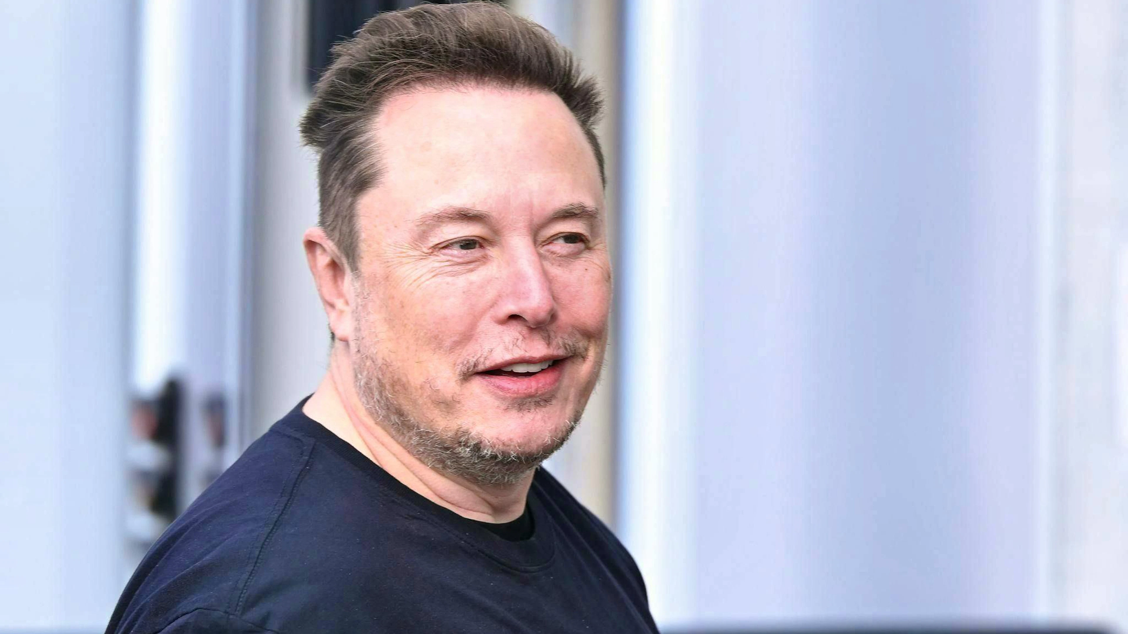 Elon Musk is annoyed by the treatment of his apps in Apple's App Store. (archive image)