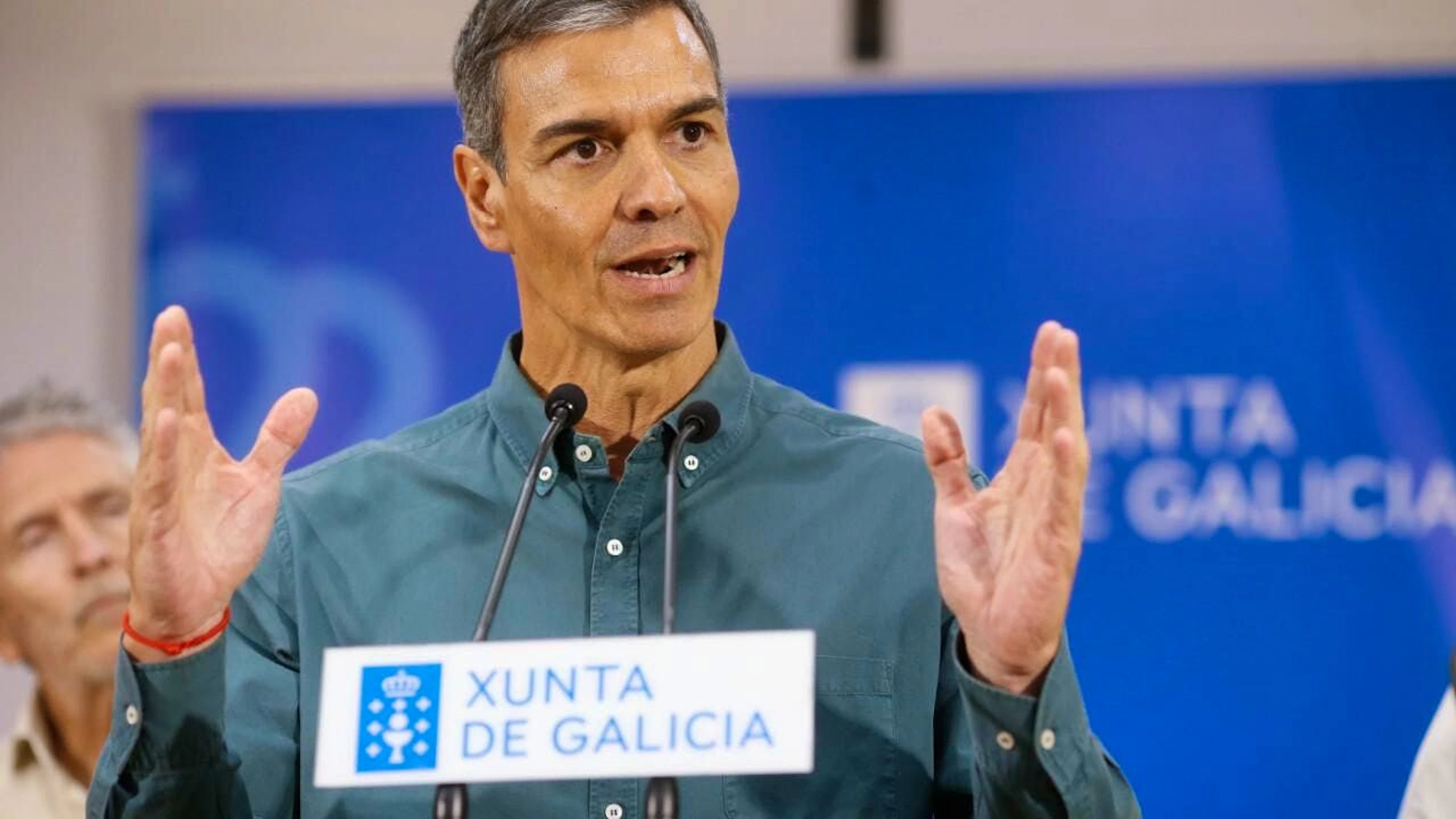 Spaniens Ministerpräsident Pedro Sanchez spricht im Operativen Koordinationszentrum gegen Waldbrände in Ourense. Foto: Carlos Castro/EUROPA PRESS/dpa