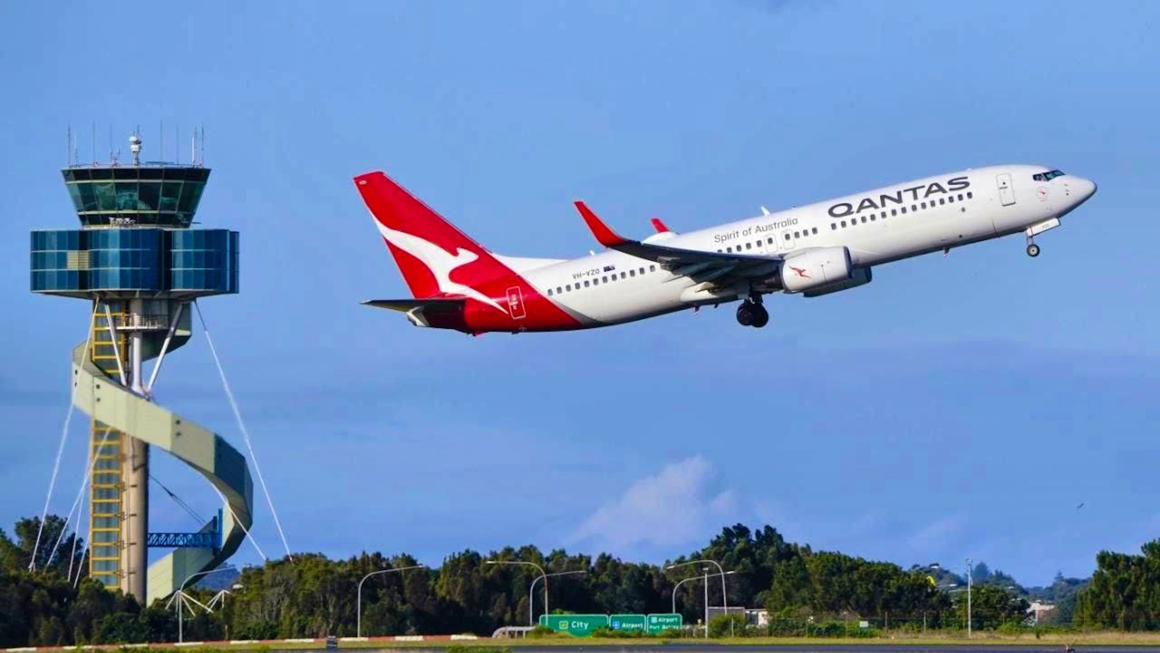 The Australian airline Qantas is said to have used the pandemic to force unions and ground staff out of the company. A judge misses genuine remorse - and imposes a record fine. (archive image)