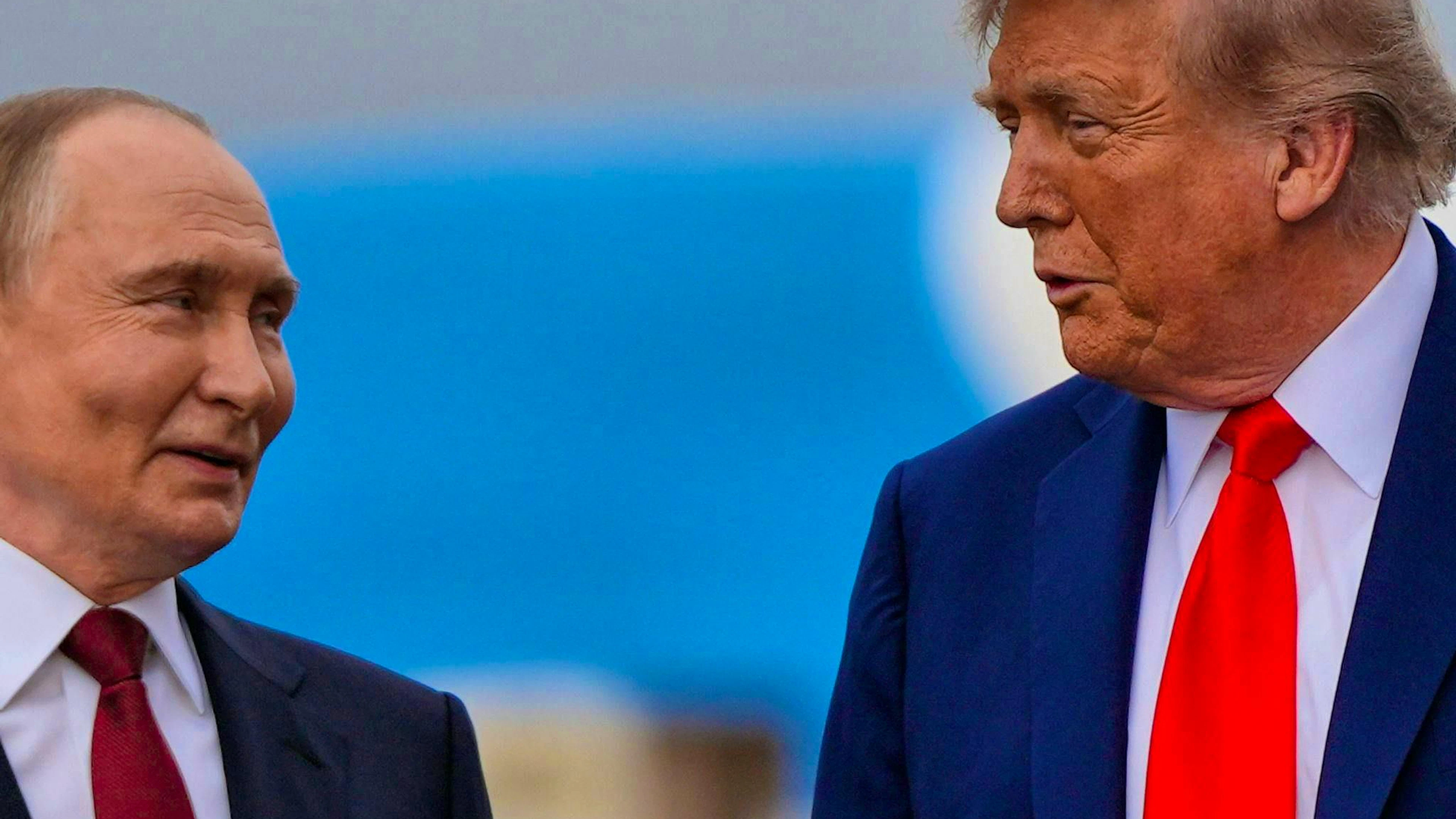 Trump has just rolled out the red carpet for Kremlin boss Putin. (archive picture) 