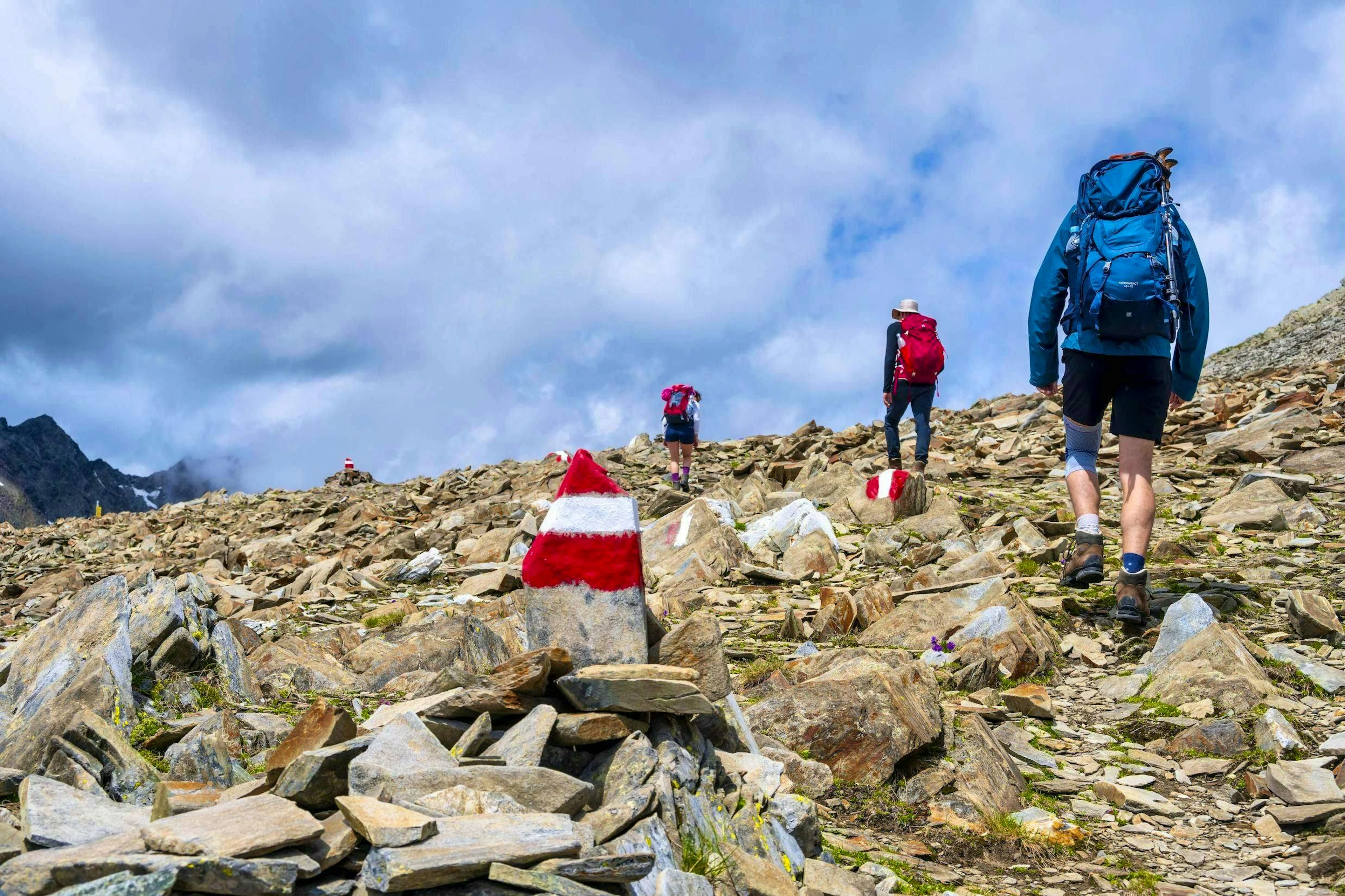 More and more hikers are out and about in the mountains (symbolic image)