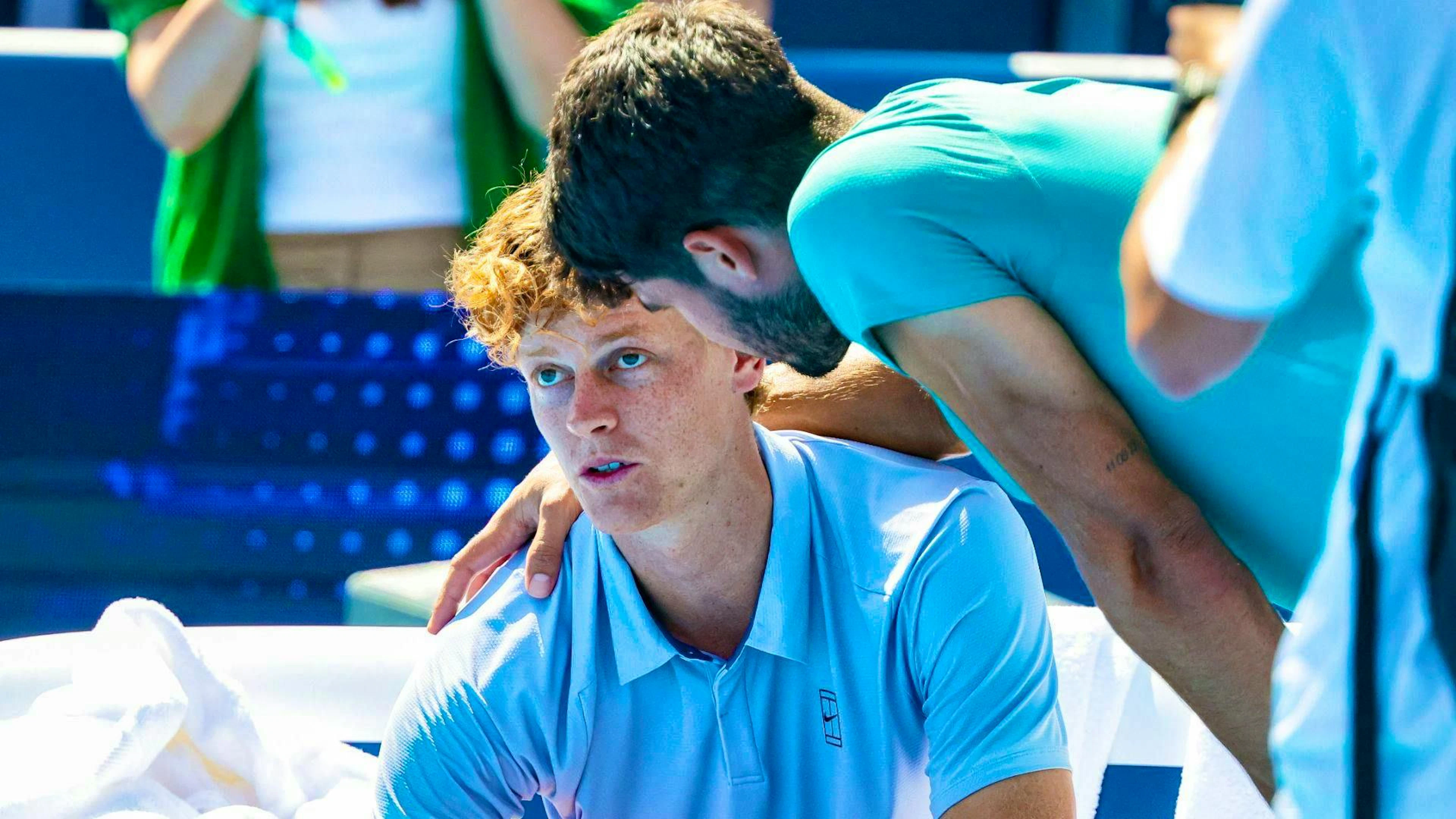 Alcaraz consoles Sinner after his defeat.