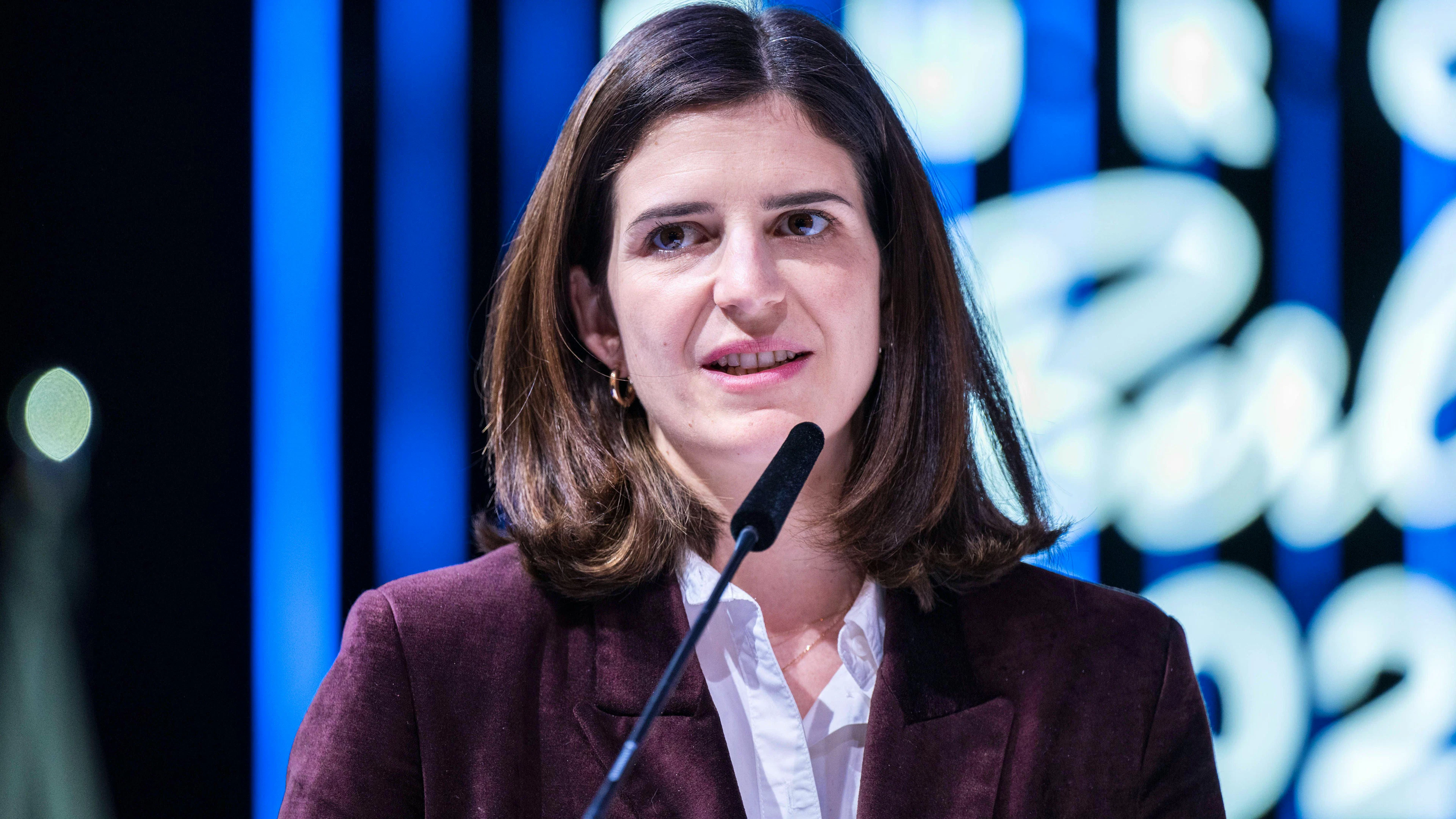 Frankreichs Digitalministerin Clara Chappaz hat im Fall des verstorbenen Streamers die Aufsichtsbehörden eingeschaltet.