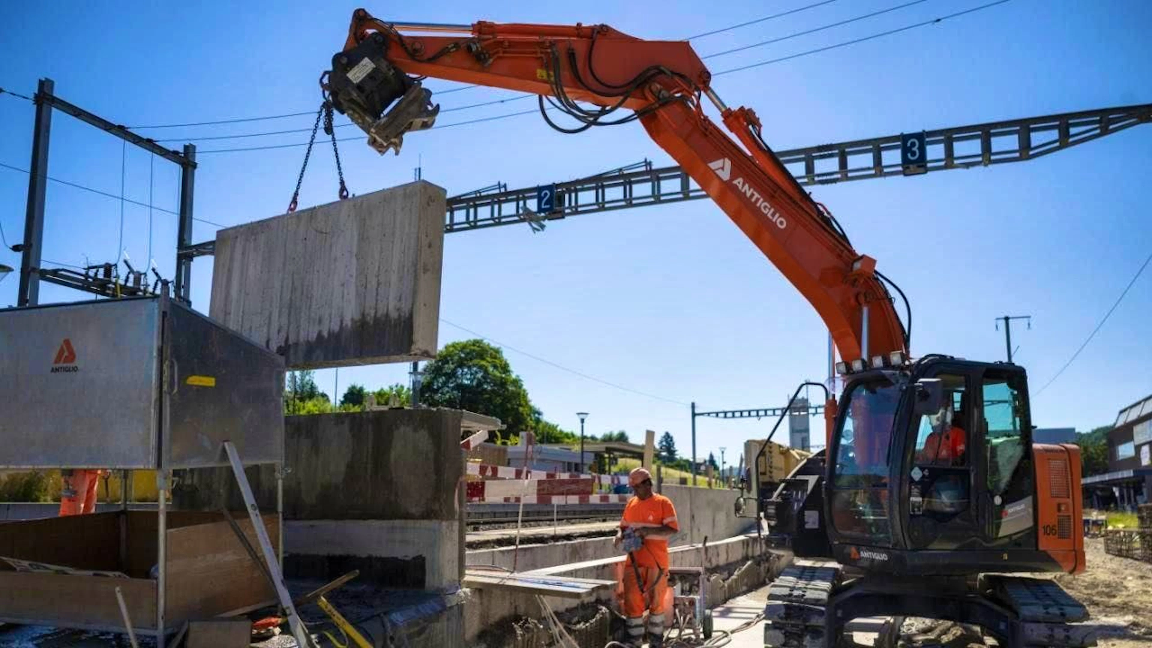 For two months, intensive work was carried out on the railroad line between Bern and Fribourg. Now the line can be put back into operation on Monday. (archive picture)