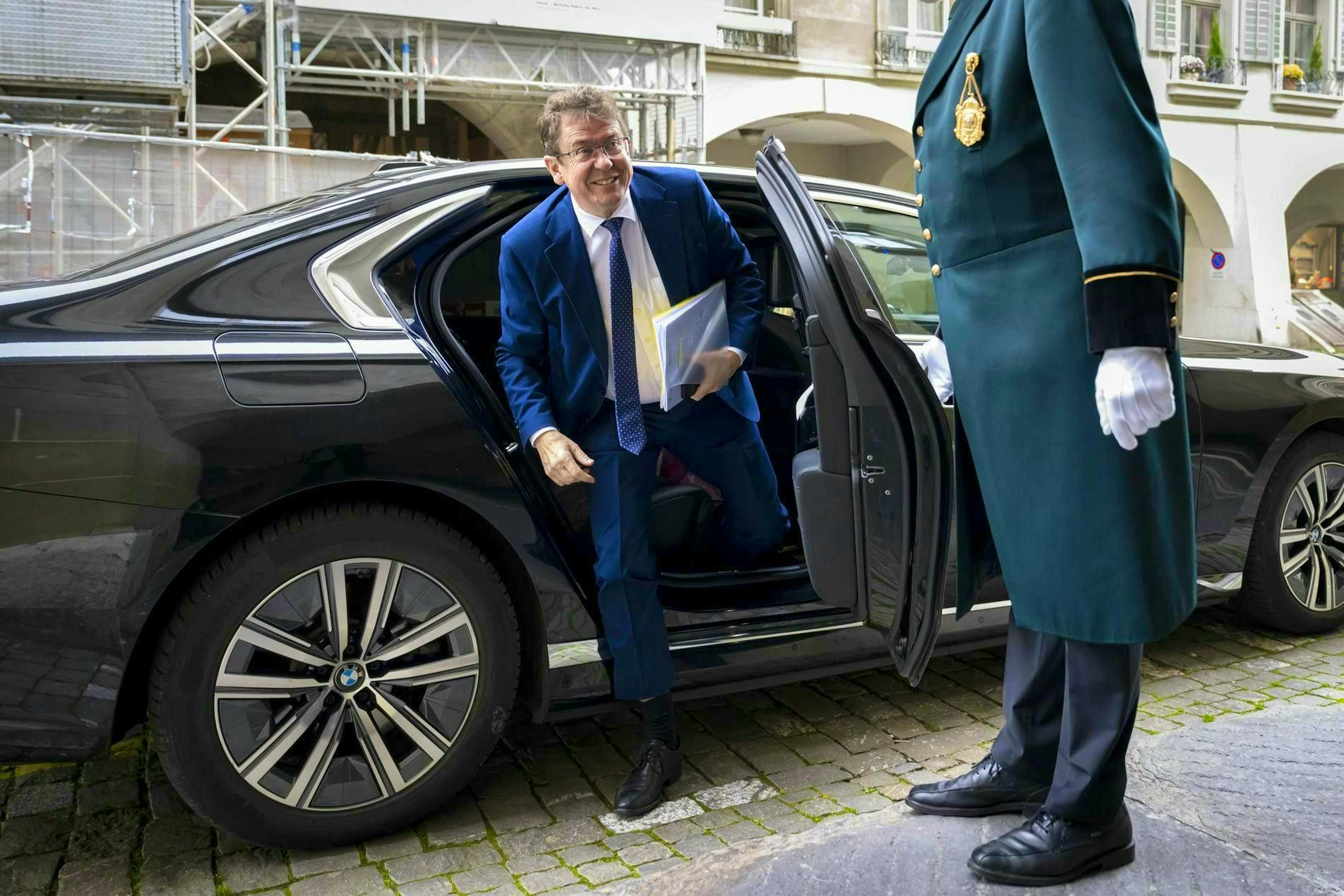 Federal Councillor Albert Rösti wants to make driving electric cars more expensive.