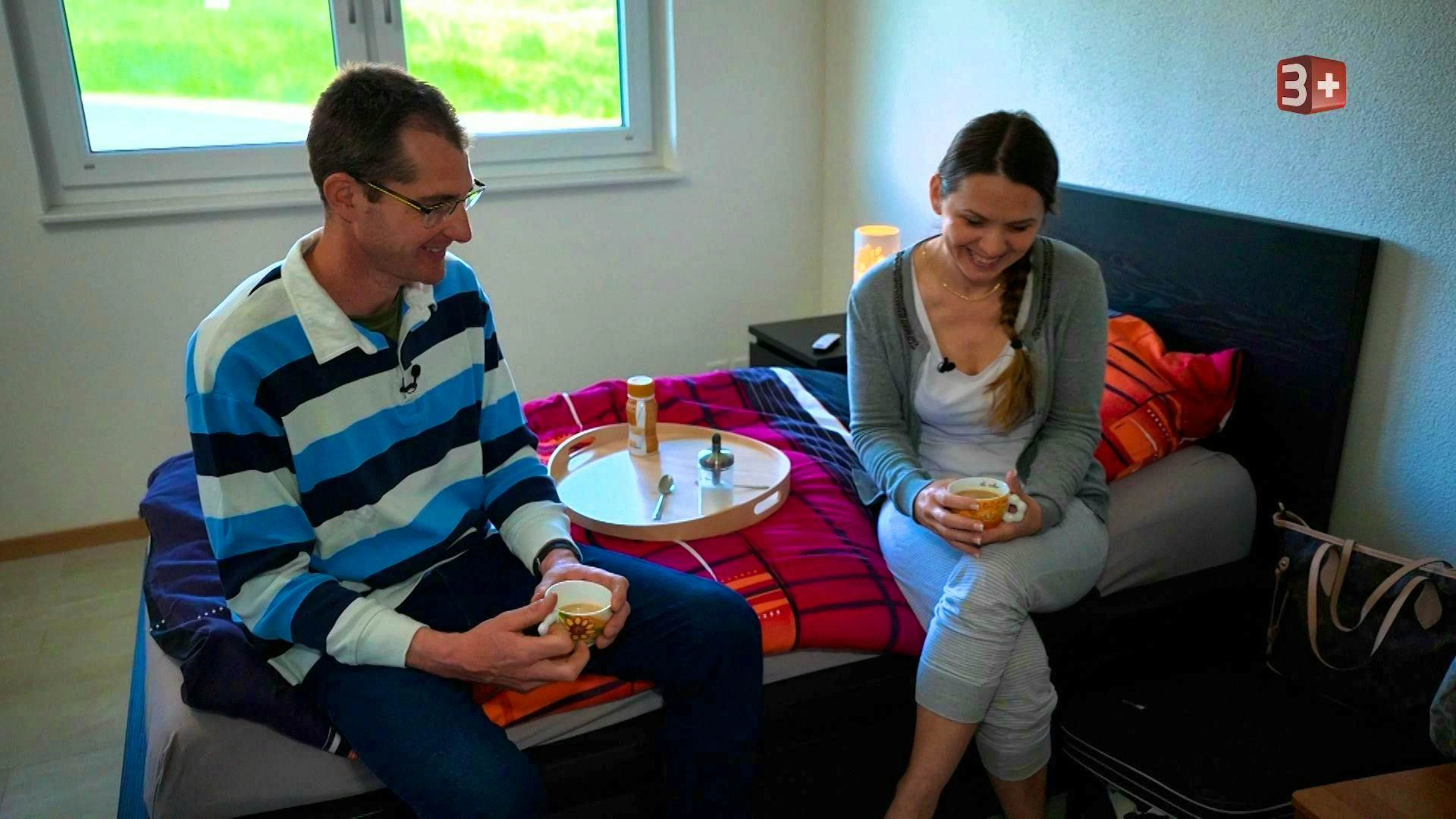 Farmer David from the canton of Vaud and Vesna take a more leisurely approach to the farm week.