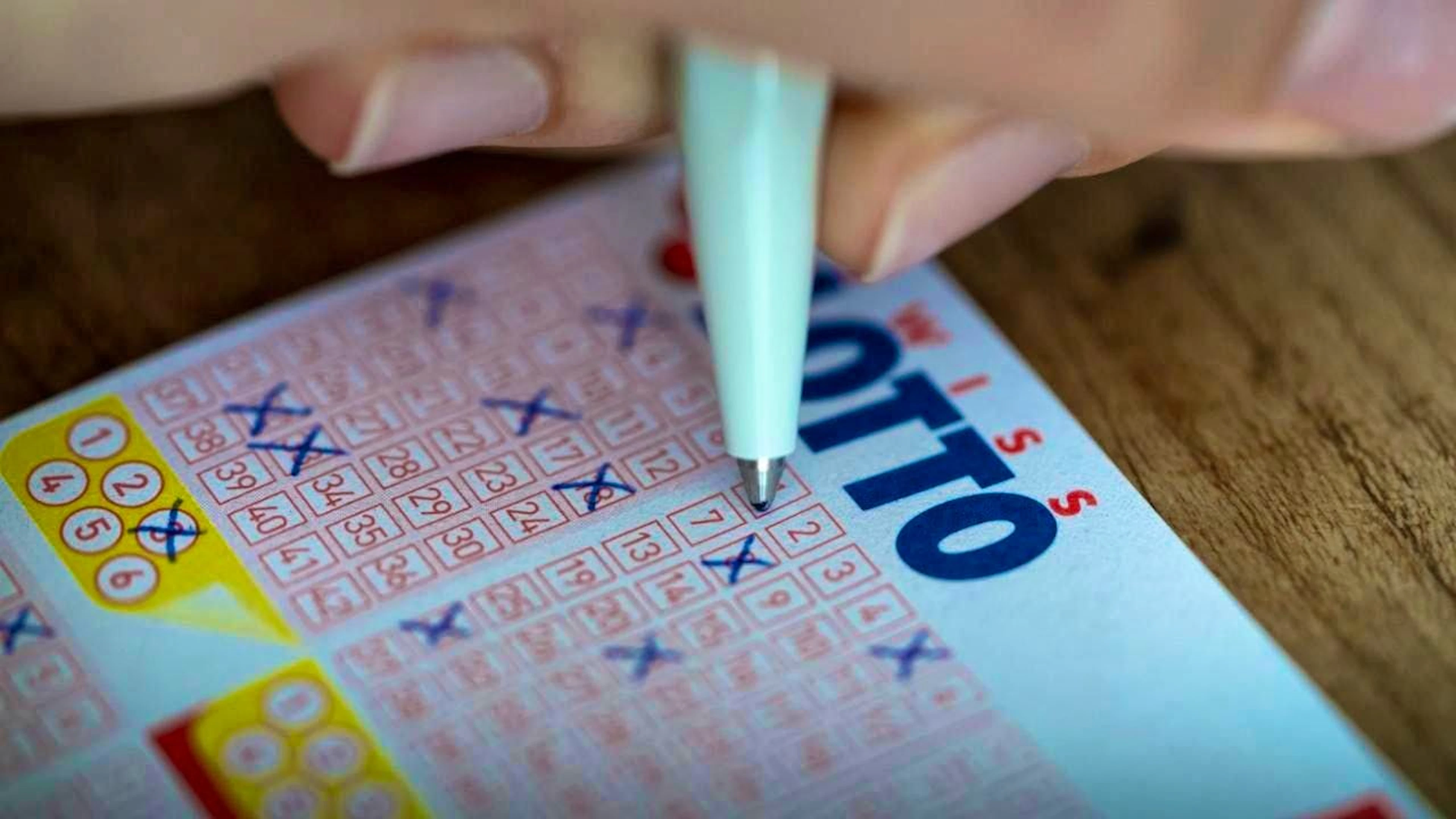 There are 21 million francs in the jackpot for the next draw on Wednesday. (archive picture)