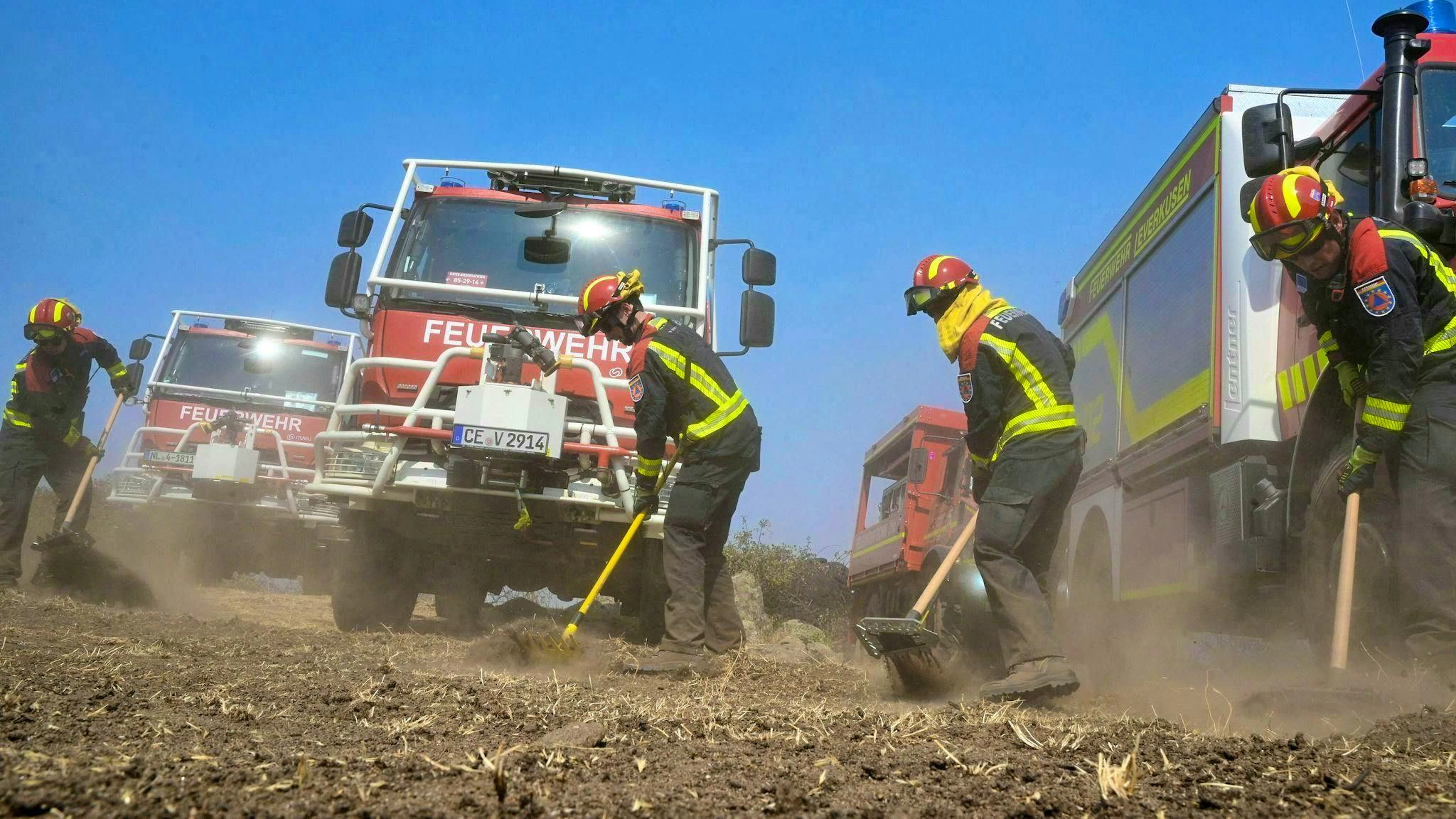 In addition to colleagues from other European countries, 67 firefighters and their vehicles from Lower Saxony and North Rhine-Westphalia are also working in Spain.