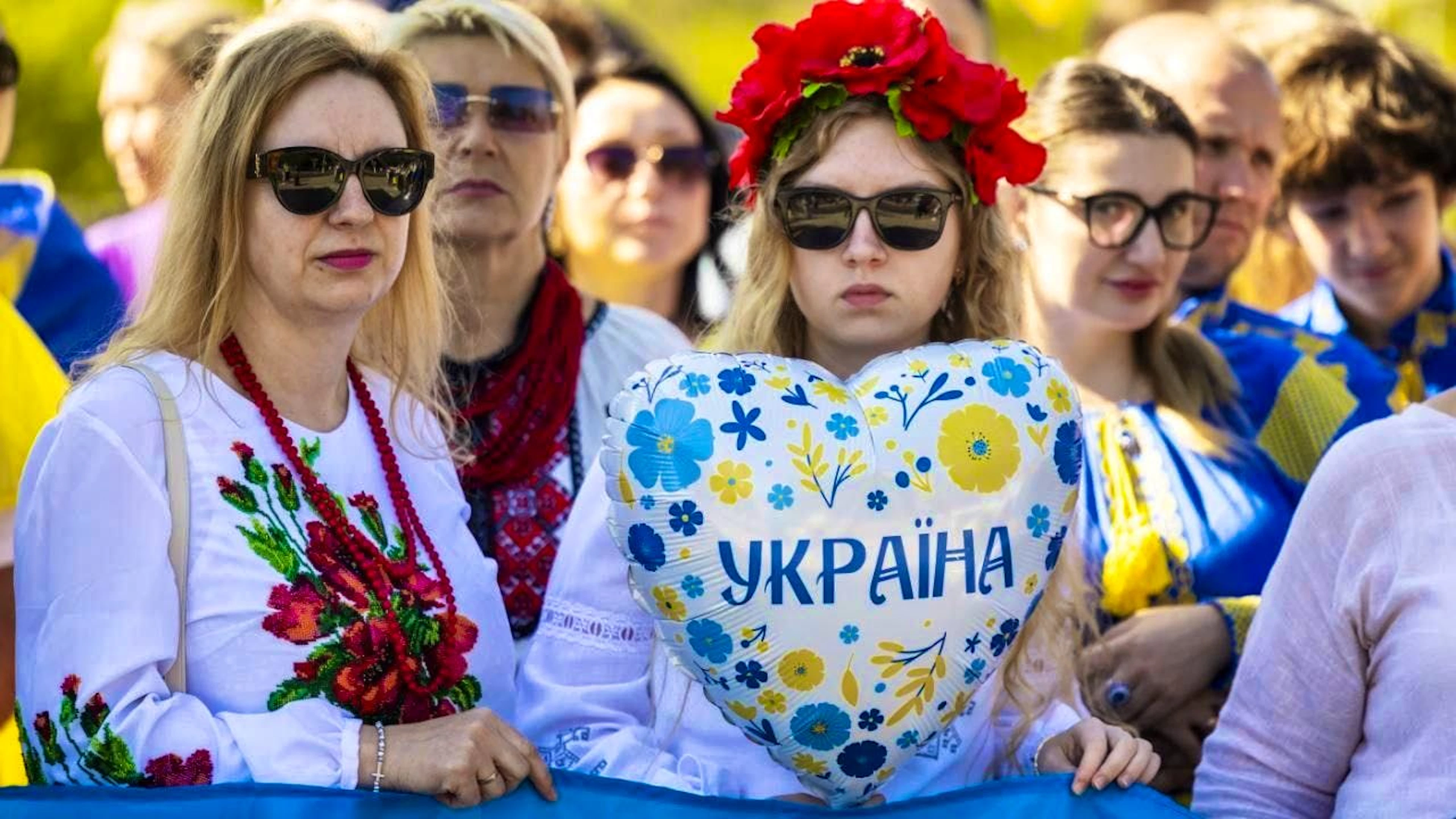 Slava Ukraiini! Glory to Ukraine! - This cry was heard countless times at the Independence Day rally in Geneva on Sunday.
