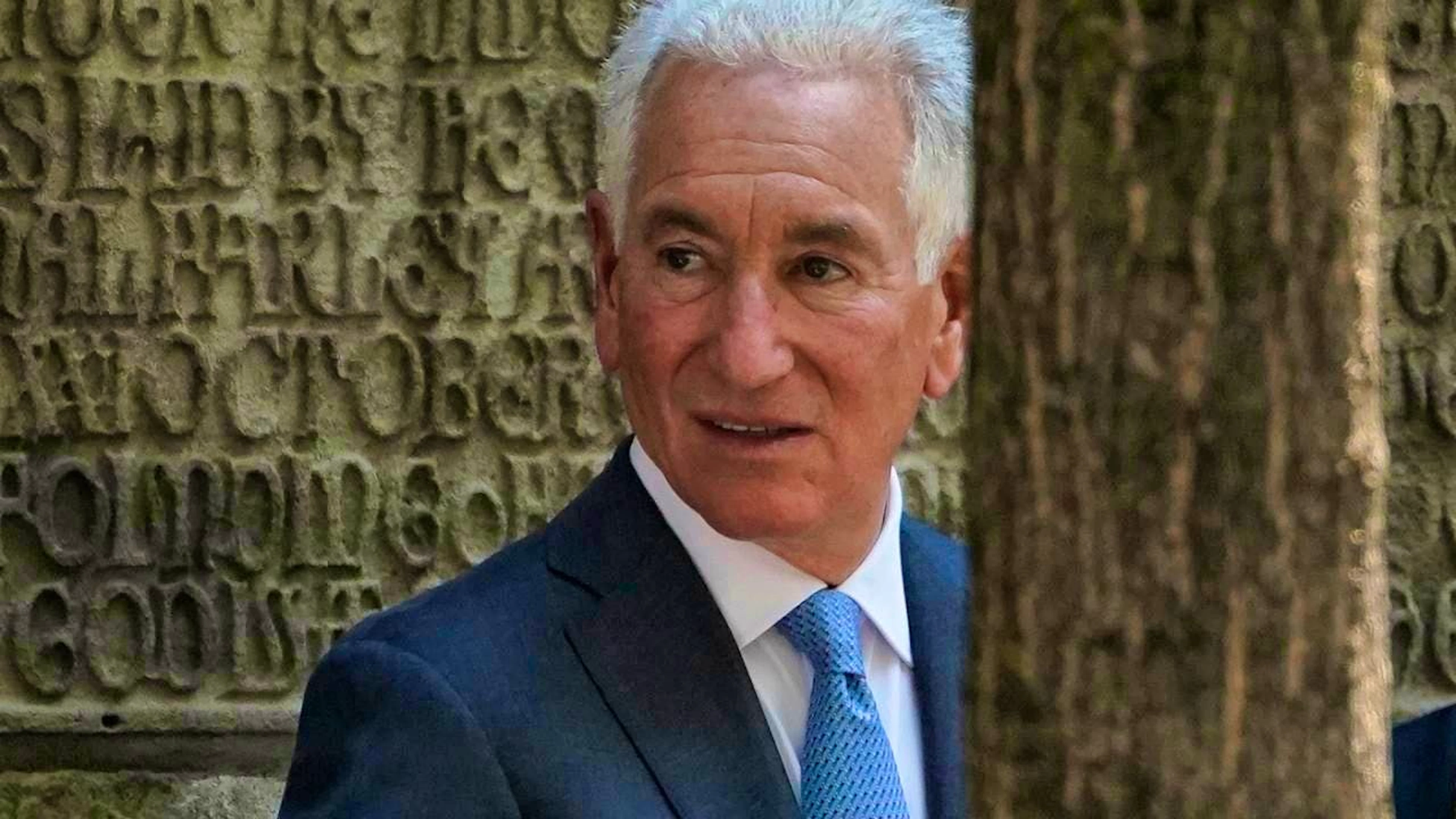 ARCHIVE - Charles Kushner, Ivanka Trump's father-in-law, attends Ivana Trump's funeral. Photo: John Minchillo/={sum}#4=/AP/dpa