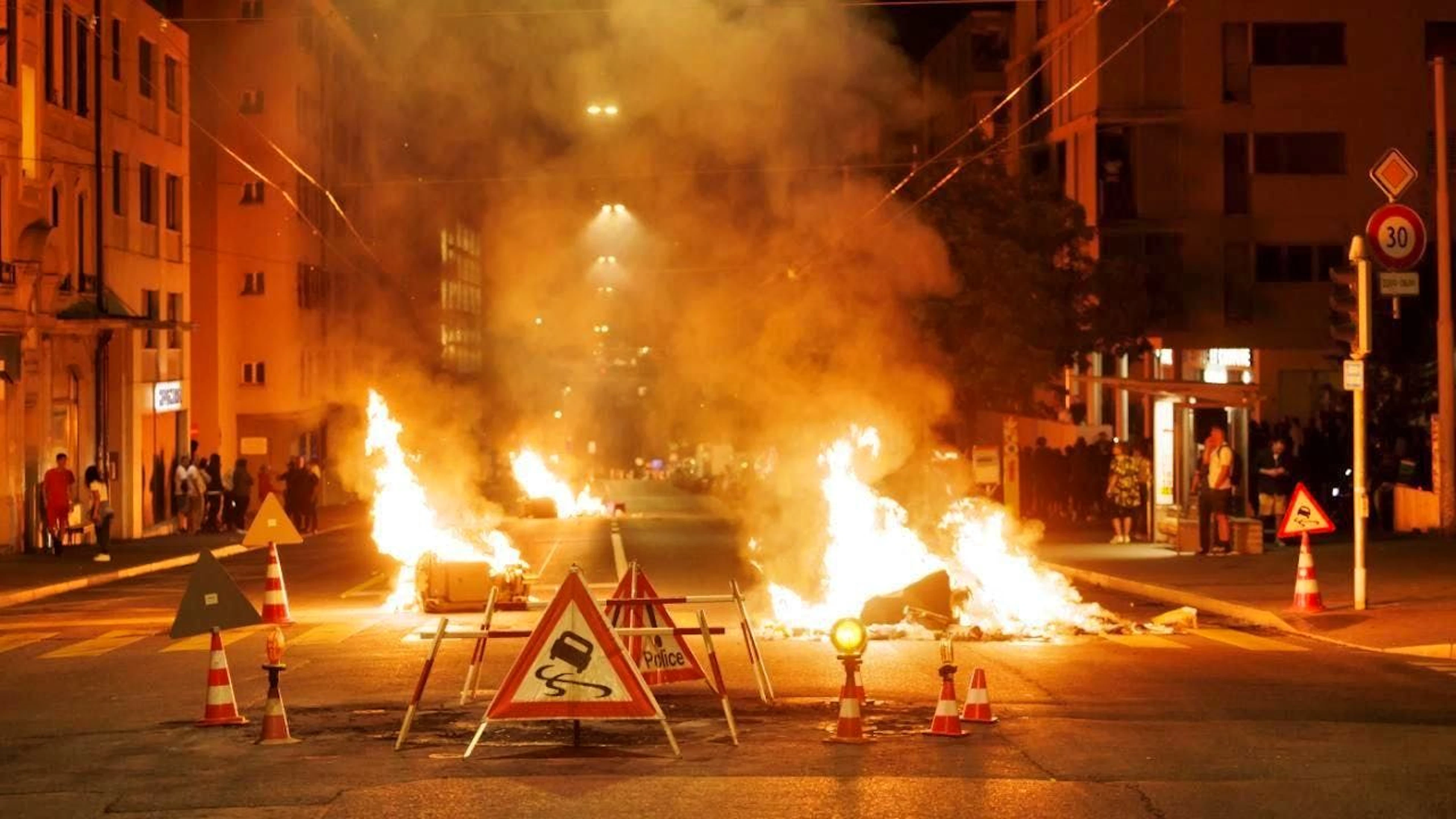 For the second evening in a row, riots broke out in the Prélaz district of Lausanne.
