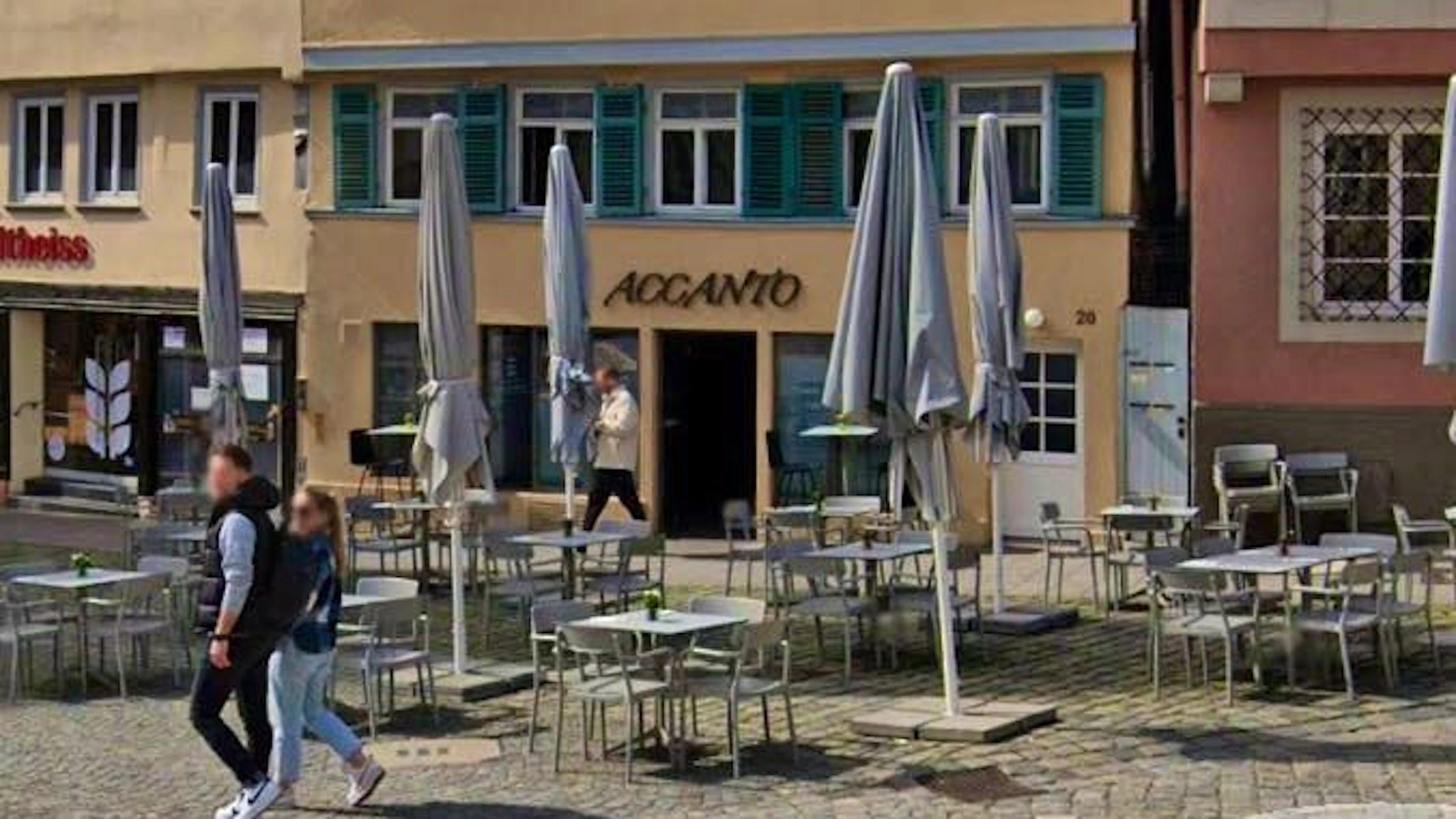 The restaurant "Accanto" no longer allows separate payment.