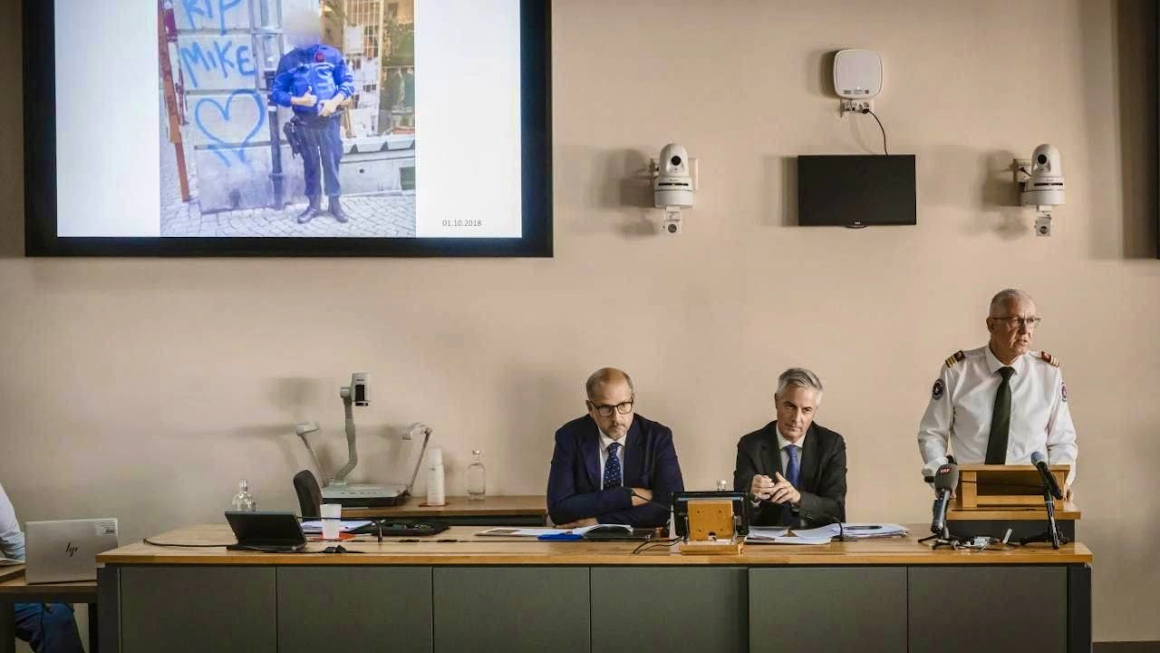 The mayor of Lausanne, Grégoire Junod, police chief Pierre-Antoine Hildbrand and the commander of the Lausanne Metropolitan Police, Olivier Botteron (from left to right), announced sanctions against police officers on Monday.