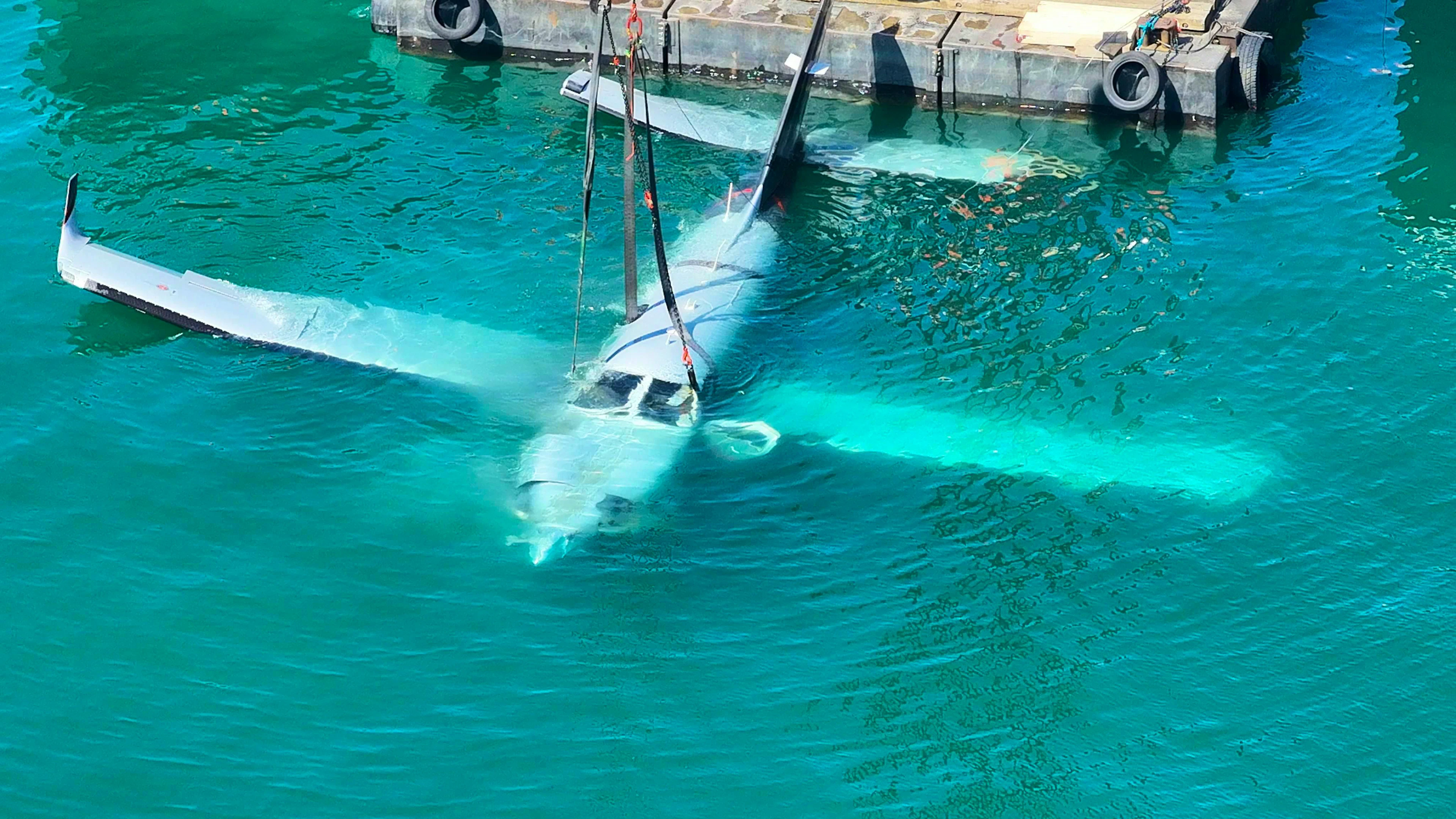 On Tuesday afternoon, the plane was recovered from a depth of 100 meters.