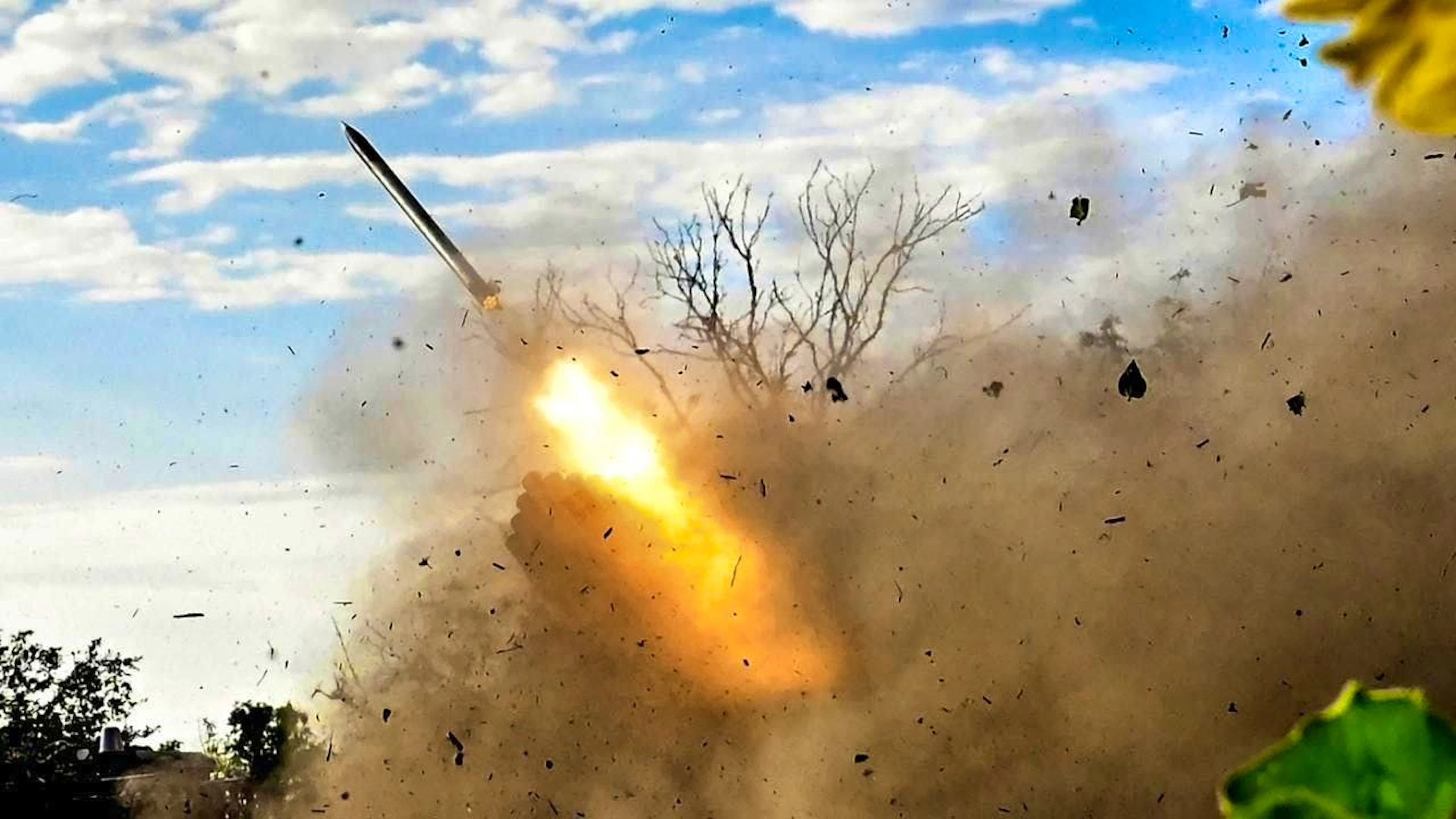 ARCHIVE - Artillerymen fire an RM-70 multiple rocket launcher near the front line. Photo: ---/Ukrinform/dpa