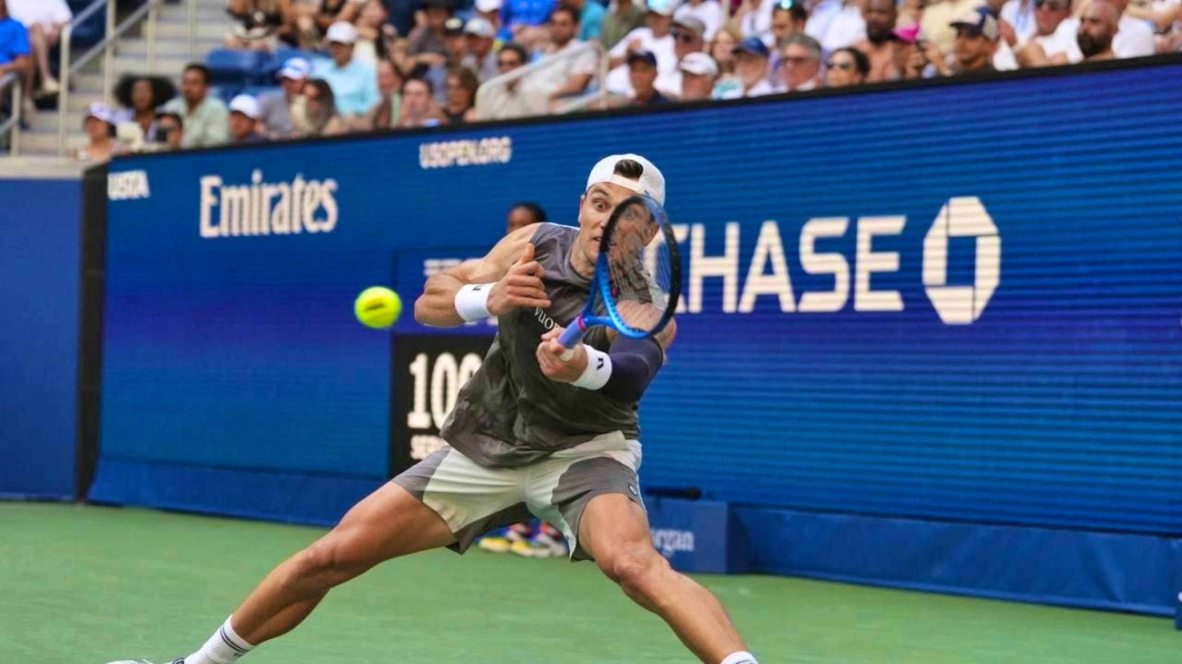 Battled through the 1st round, but now out of action with an arm injury: world number 5 Jack Draper
